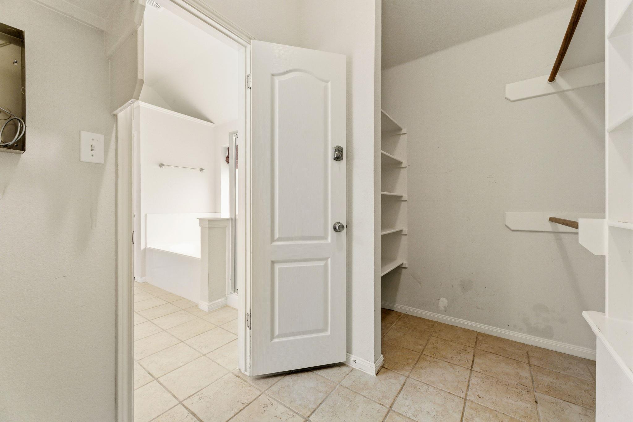 406 Bellaire Oaks Dr Property Photo 23