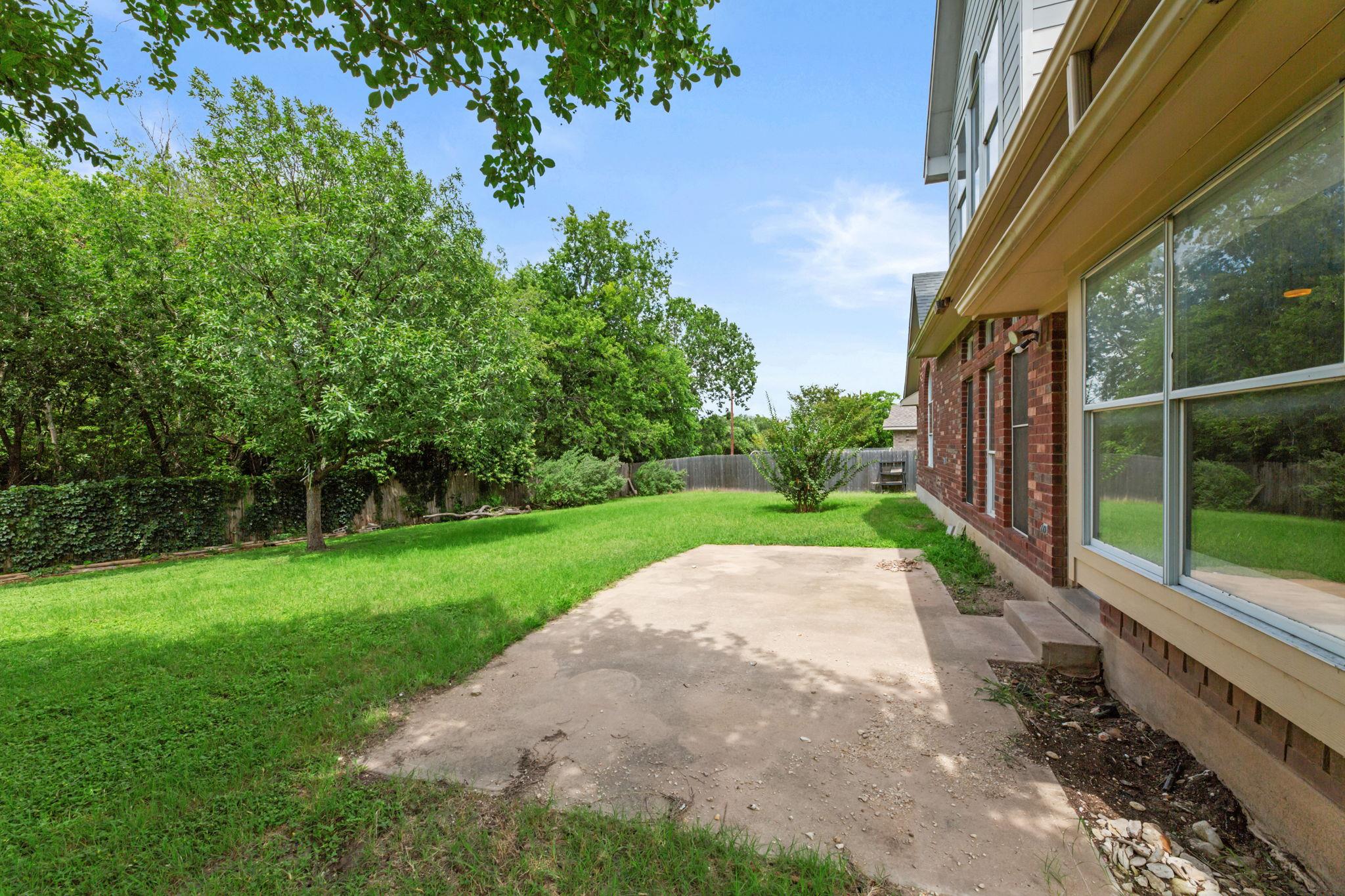 406 Bellaire Oaks Dr Property Photo 25