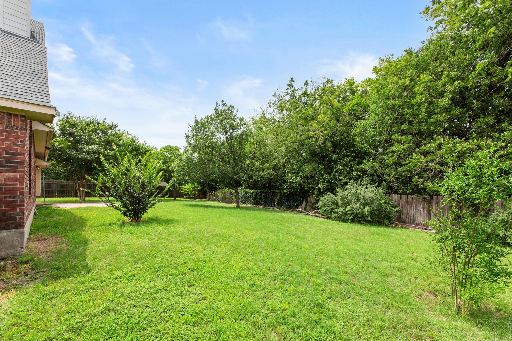 406 Bellaire Oaks Dr Property Photo 26
