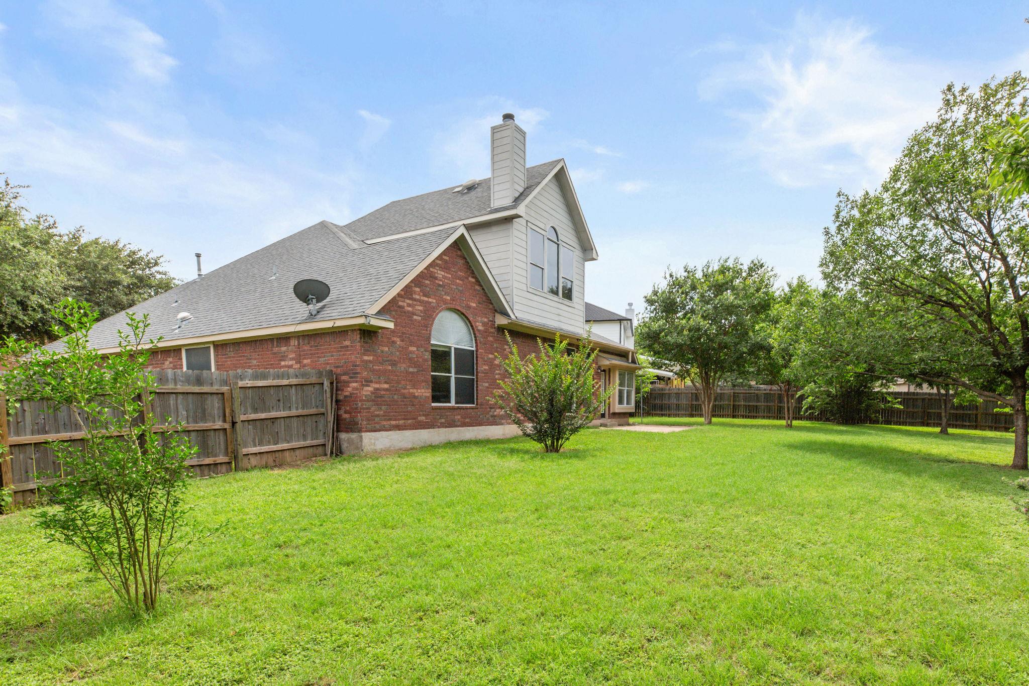 406 Bellaire Oaks Dr Property Photo 28
