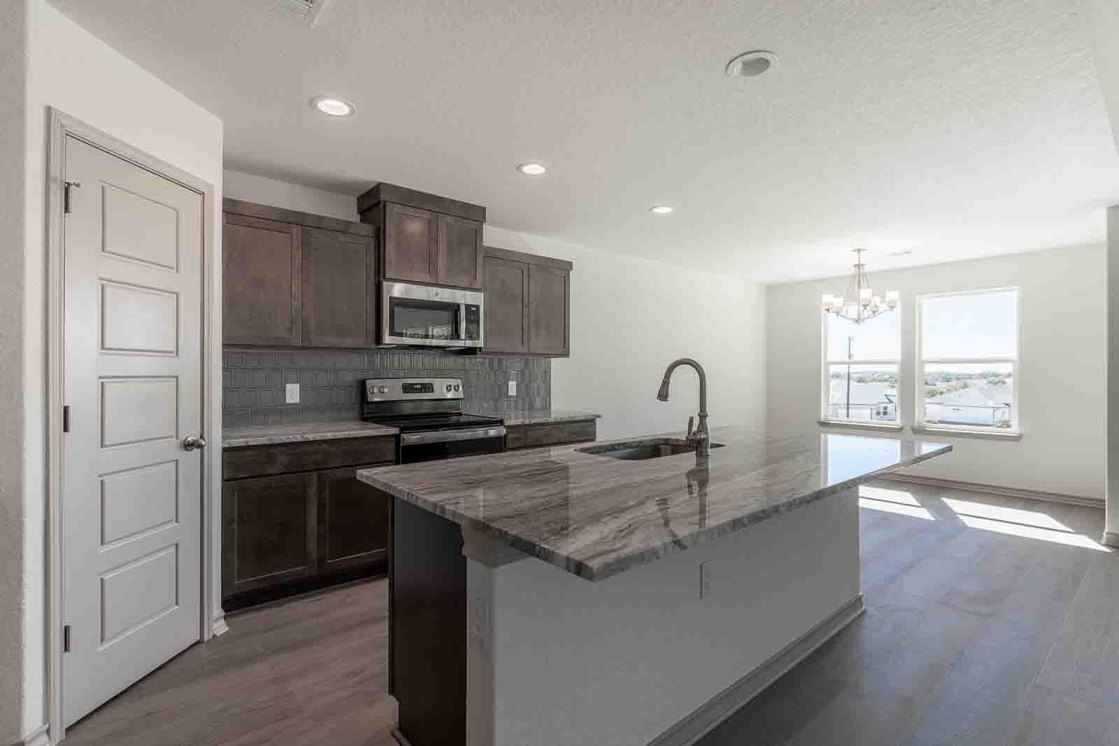 208 S Calvin Barrett St Property Photo 26