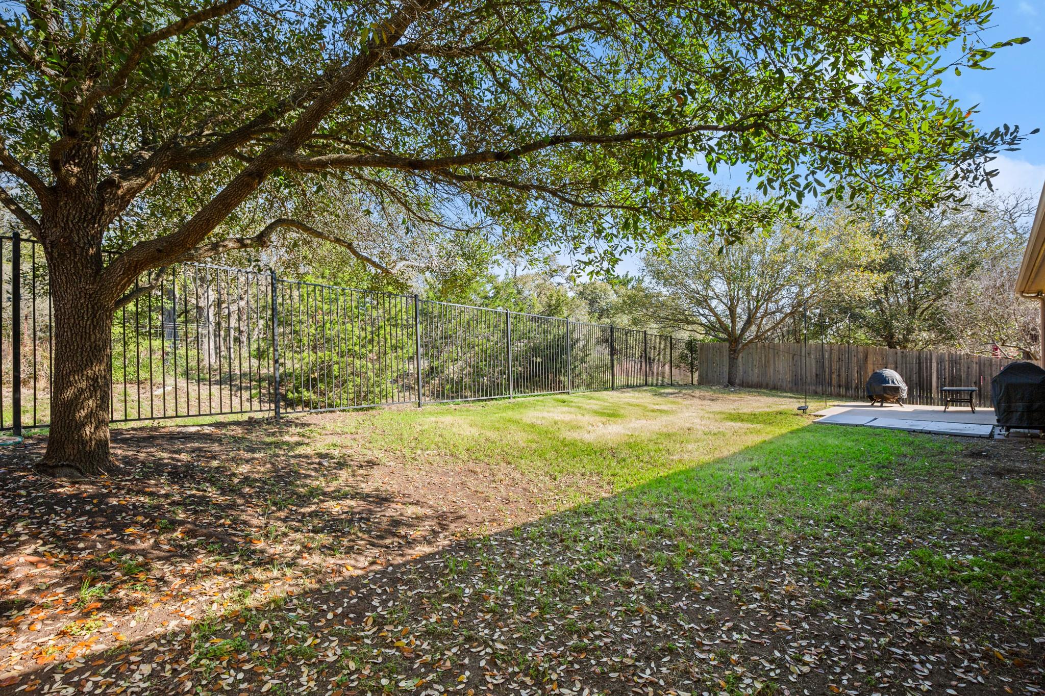7504 Brecourt Manor Way Property Photo 2