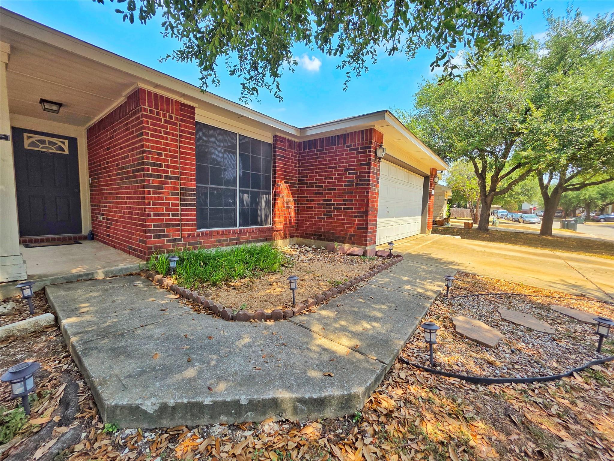 15528 Miss Adriennes Path Property Photo 2