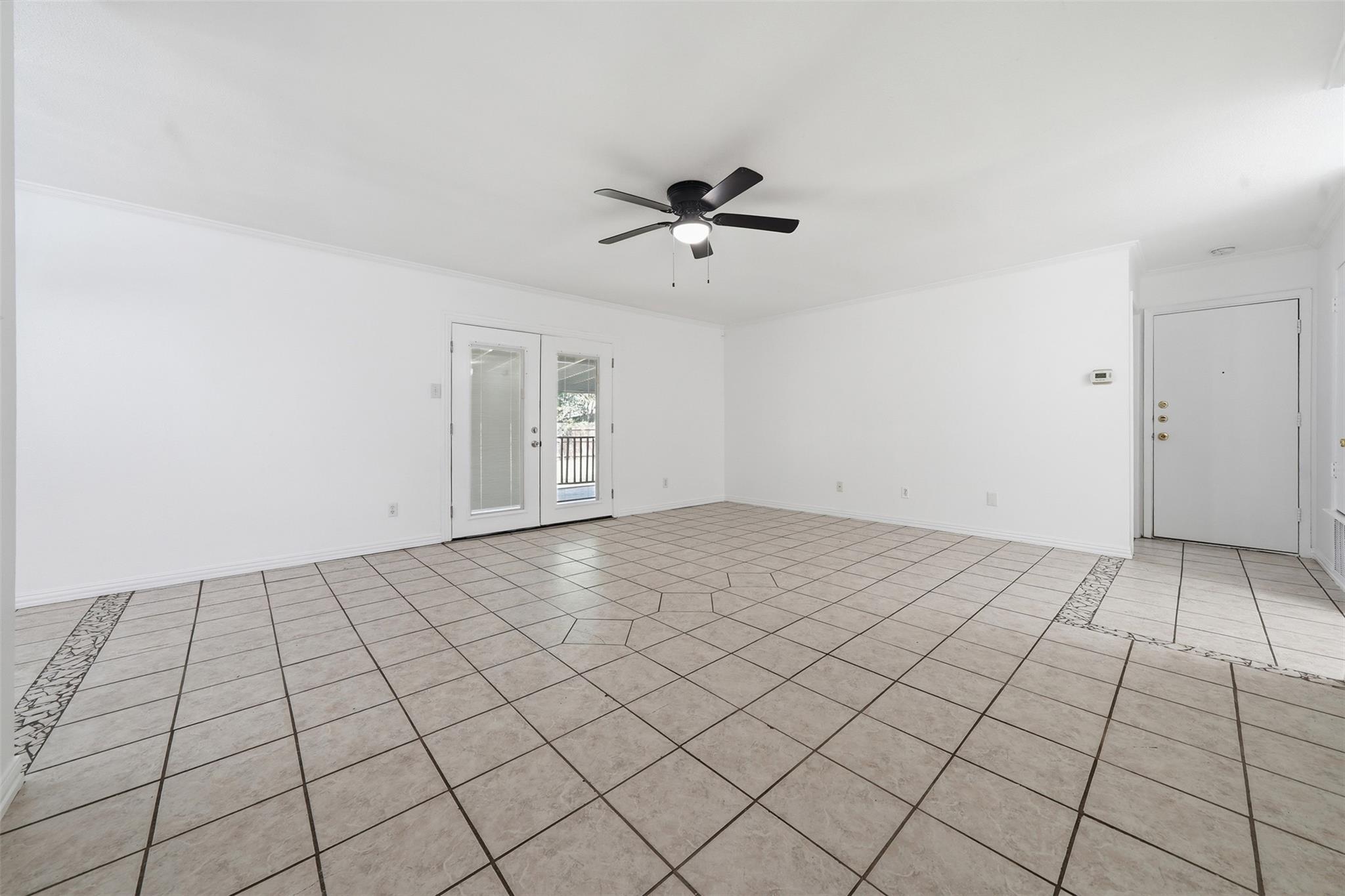 1913 Denfield Dr Property Photo 4