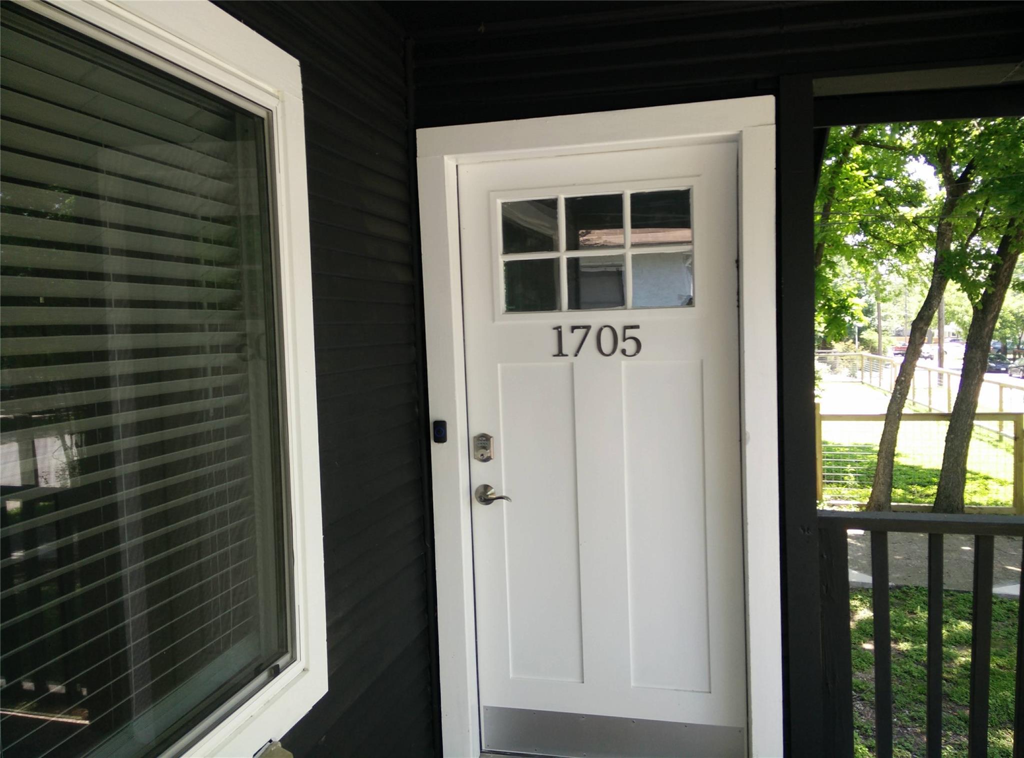 1705 Singleton Ave Property Photo 3