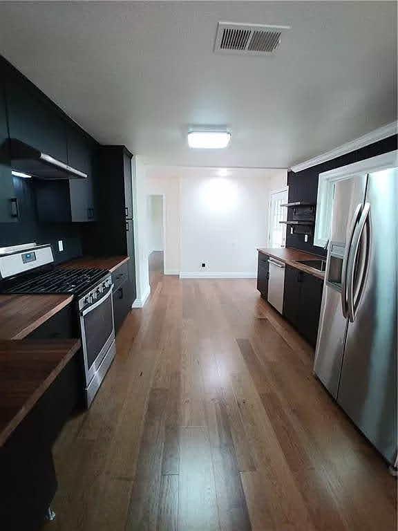 1705 Singleton Ave Property Photo 6