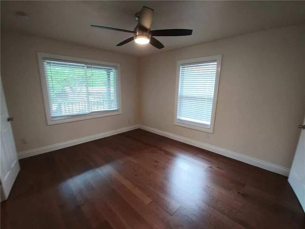 1705 Singleton Ave Property Photo 12