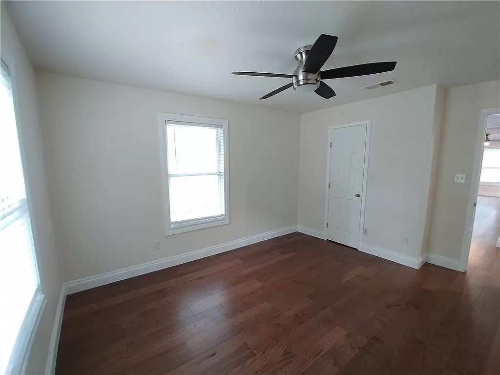 1705 Singleton Ave Property Photo 13