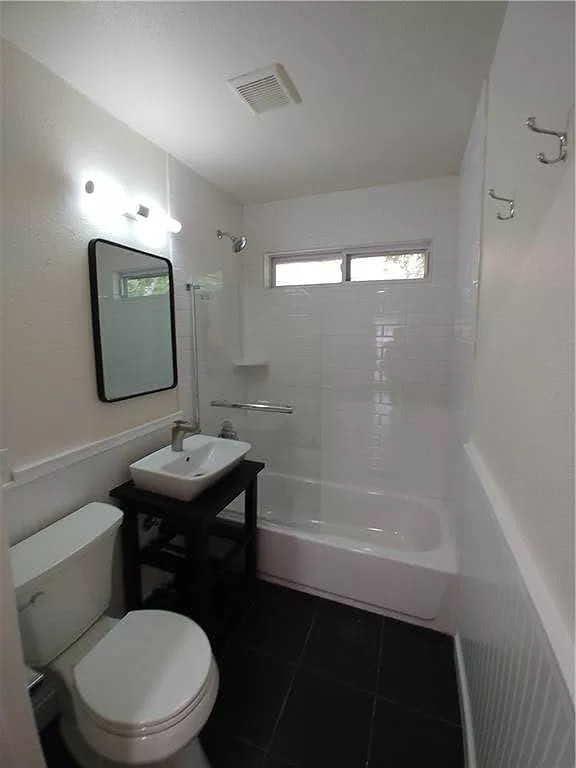 1705 Singleton Ave Property Photo 15
