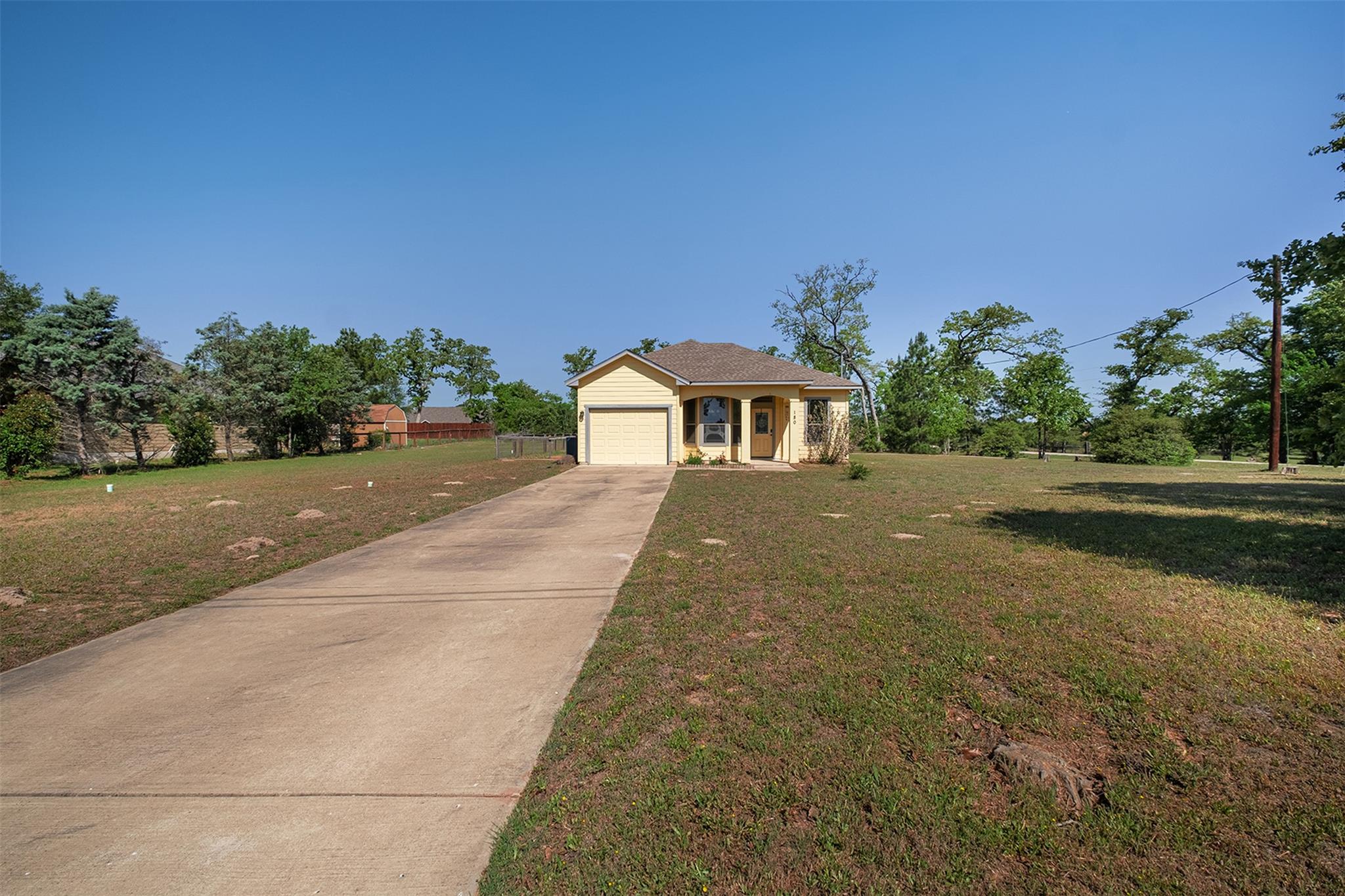 180 Jim Bowie Dr Property Photo 3