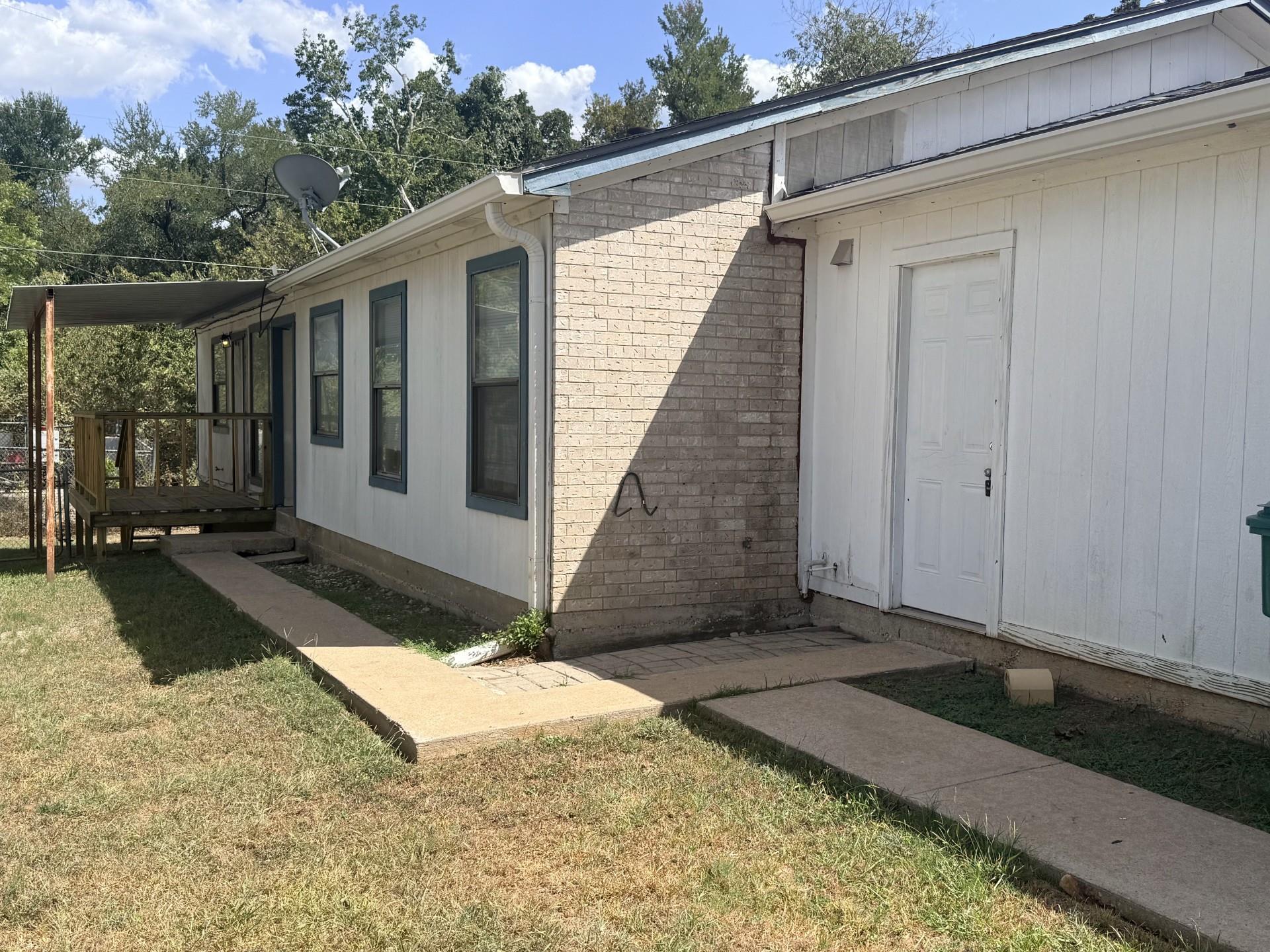 817 Lloyd Ln #a Property Photo 2
