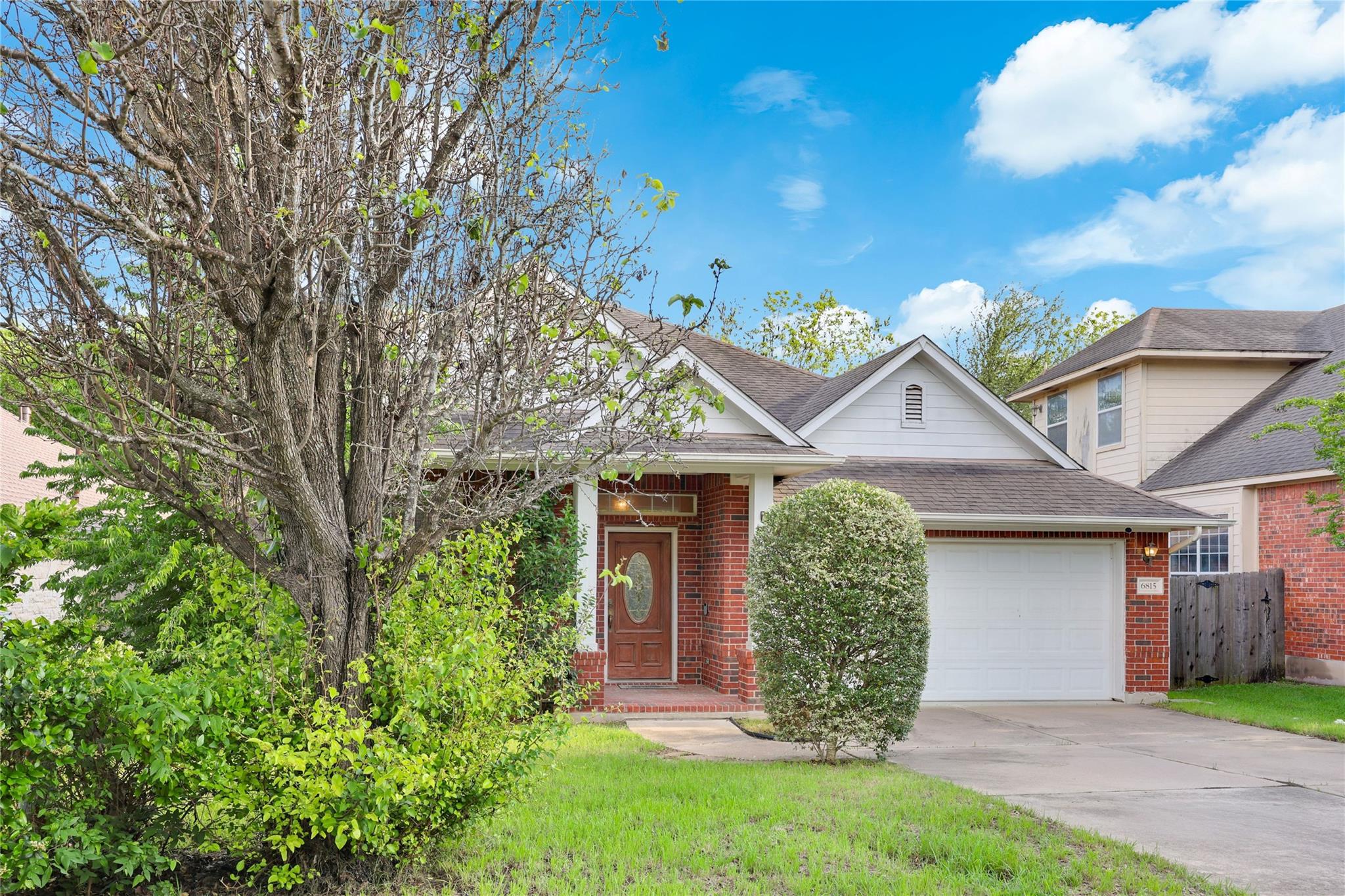 6815 Poncha Pass Property Photo 3