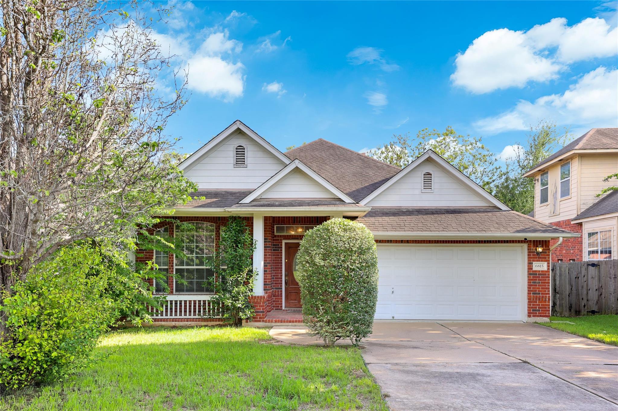 6815 Poncha Pass Property Photo 4