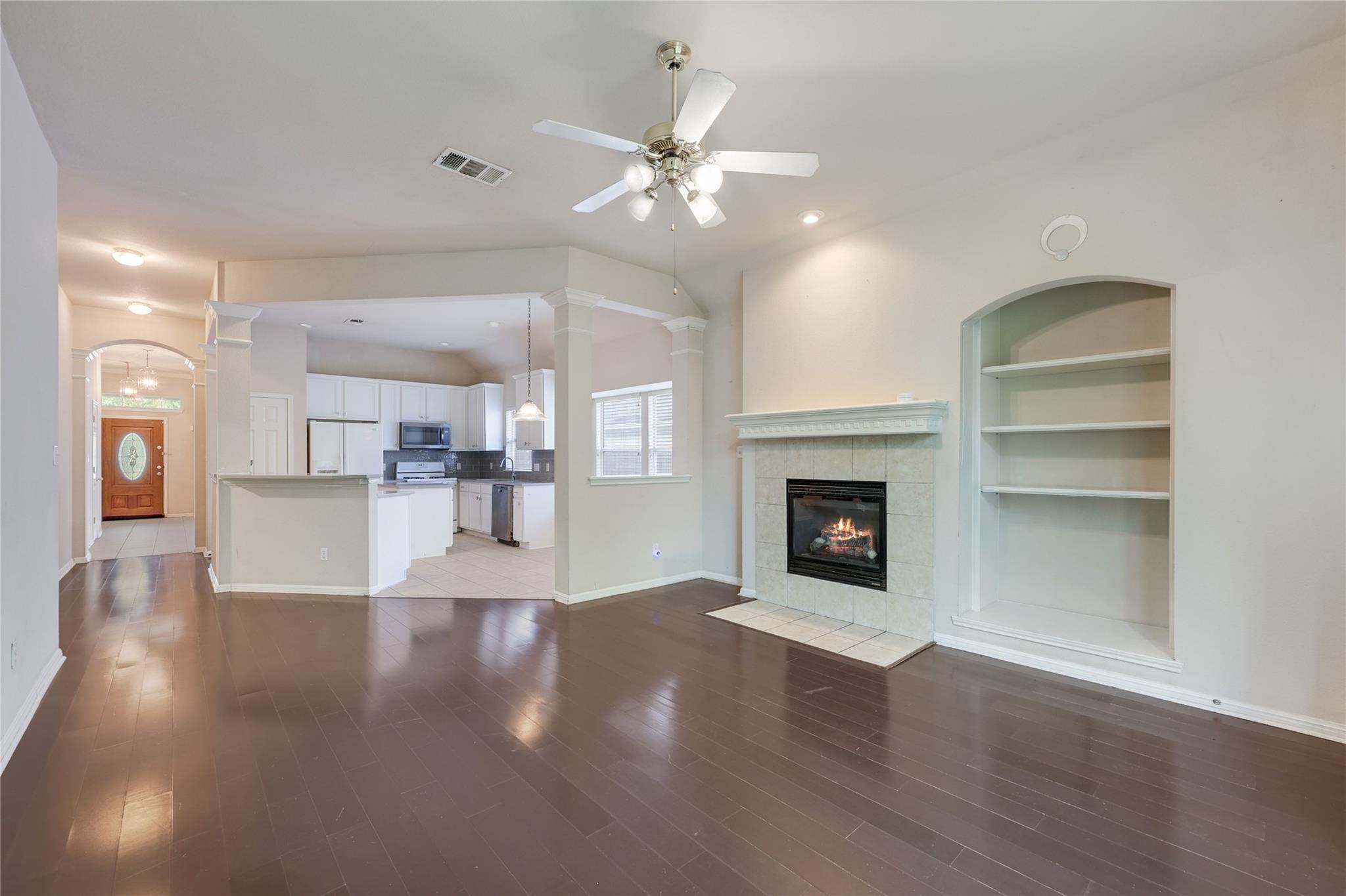 6815 Poncha Pass Property Photo 7