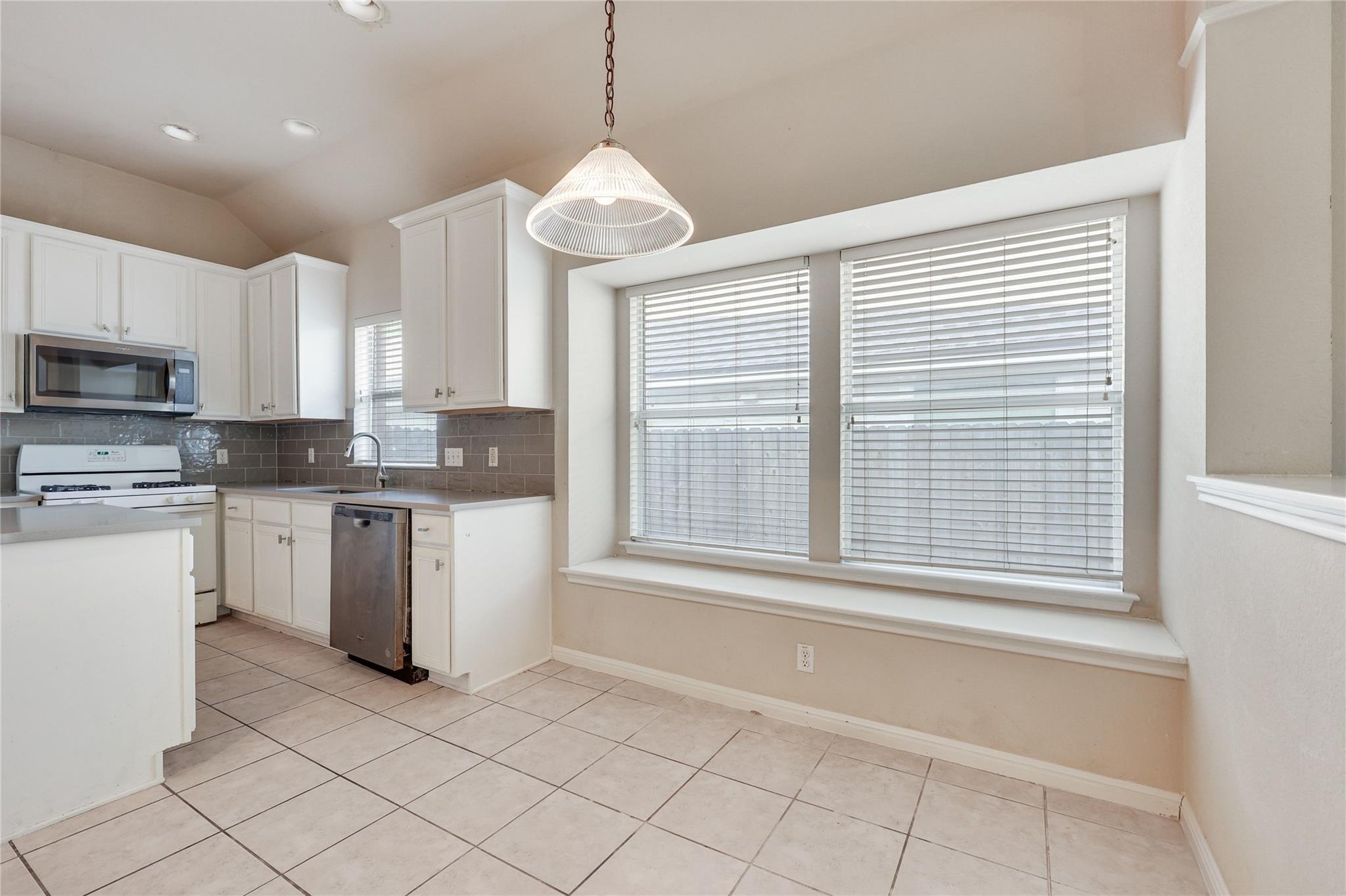 6815 Poncha Pass Property Photo 12