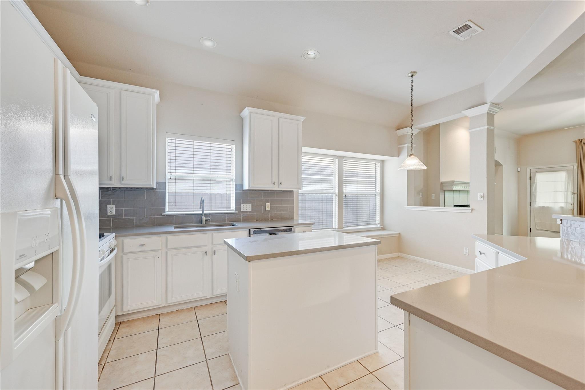 6815 Poncha Pass Property Photo 14