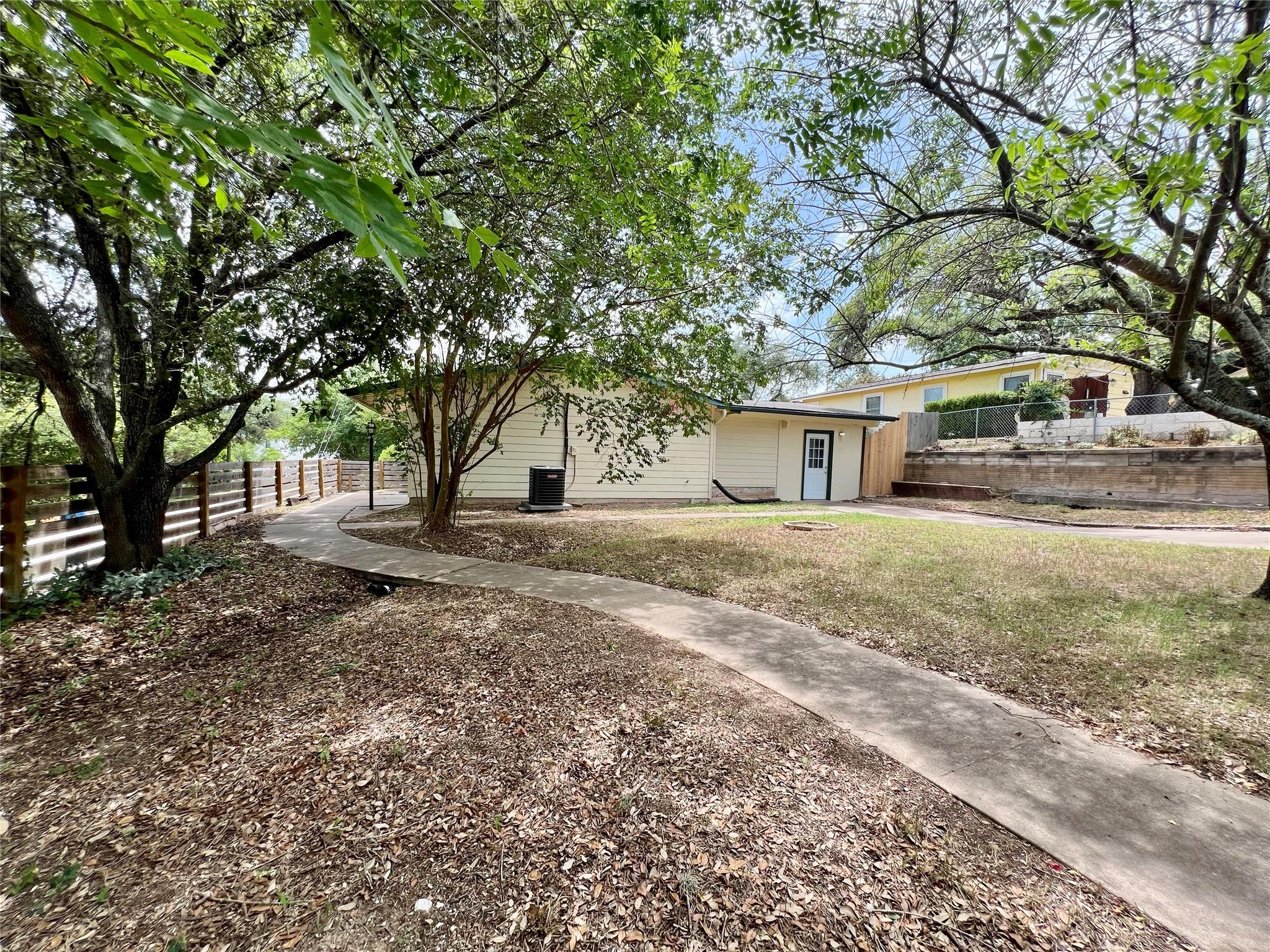 401 Philco Dr Property Photo 1