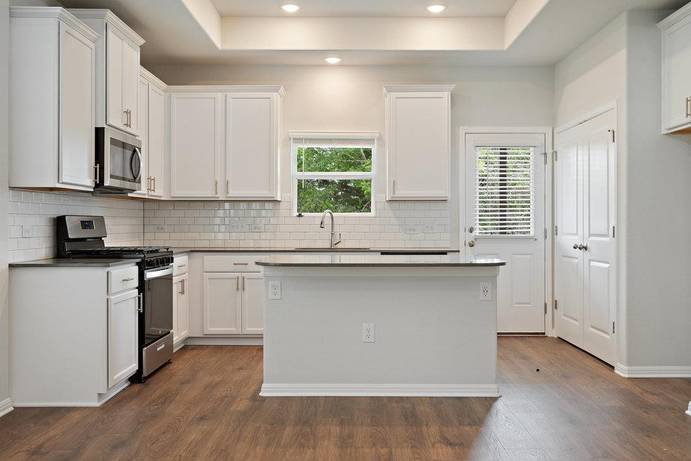 1504 Corsac Way Property Photo 3