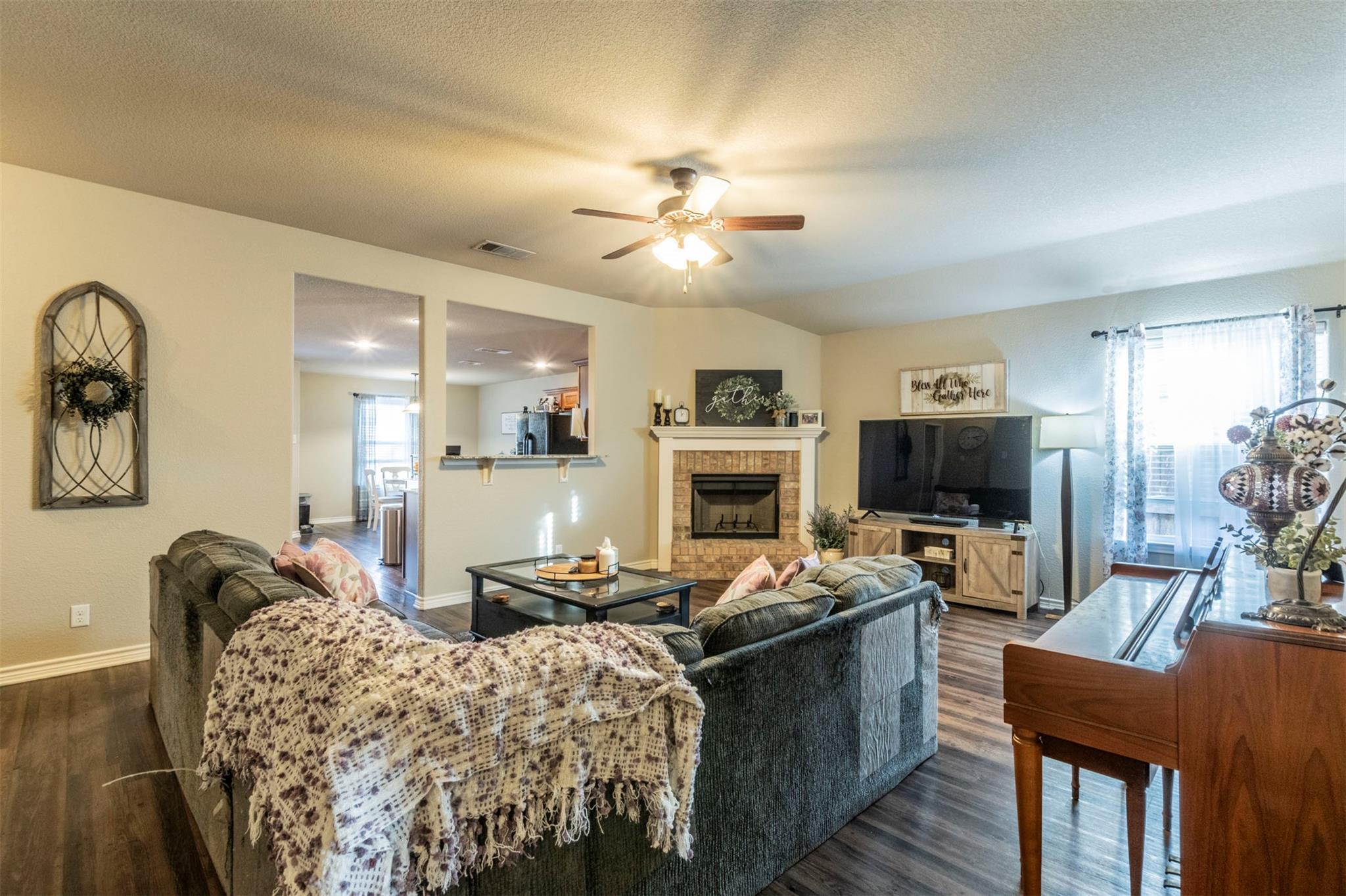 6806 Ambrose Cir Property Photo 4