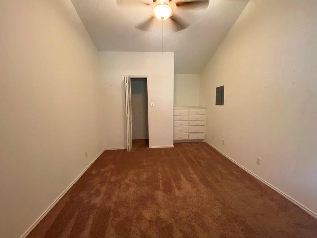 300 El Paso St Property Photo 8