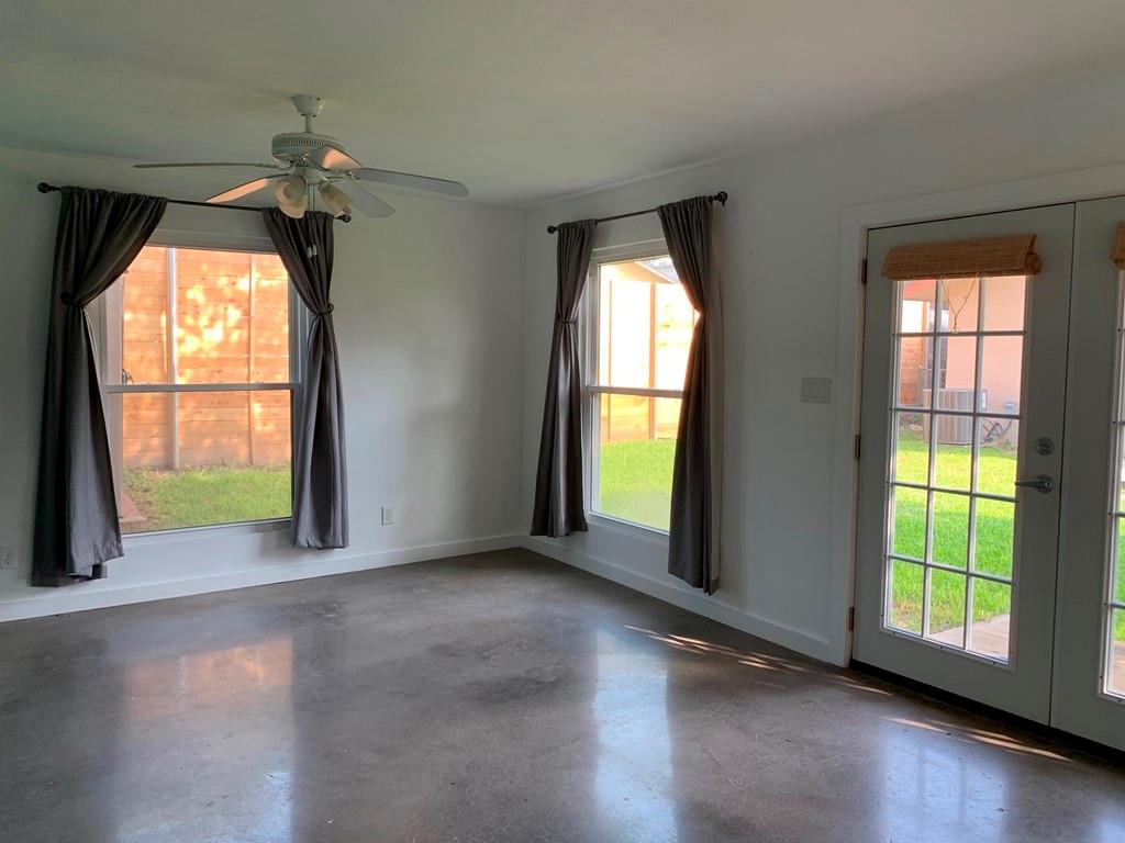 300 El Paso St Property Photo 25