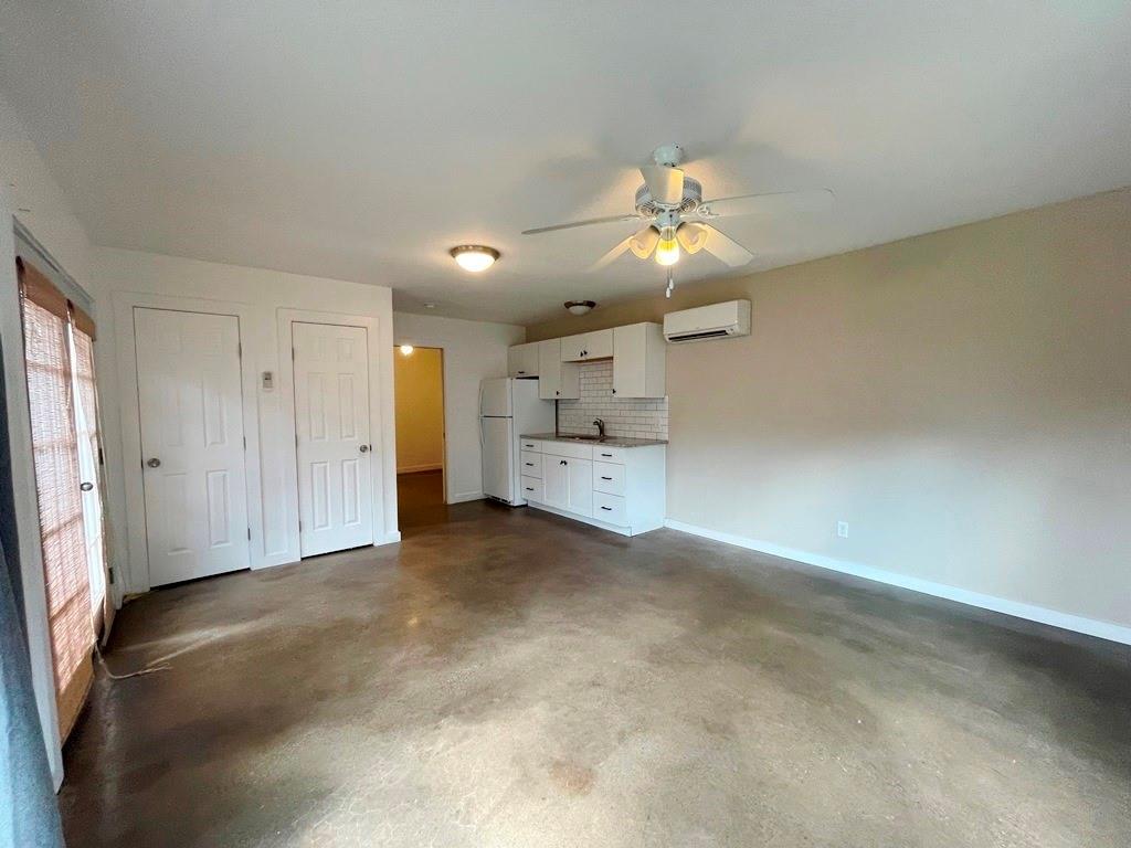 300 El Paso St Property Photo 26