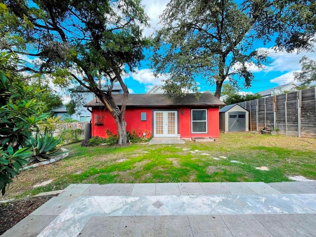 300 El Paso St Property Photo 31