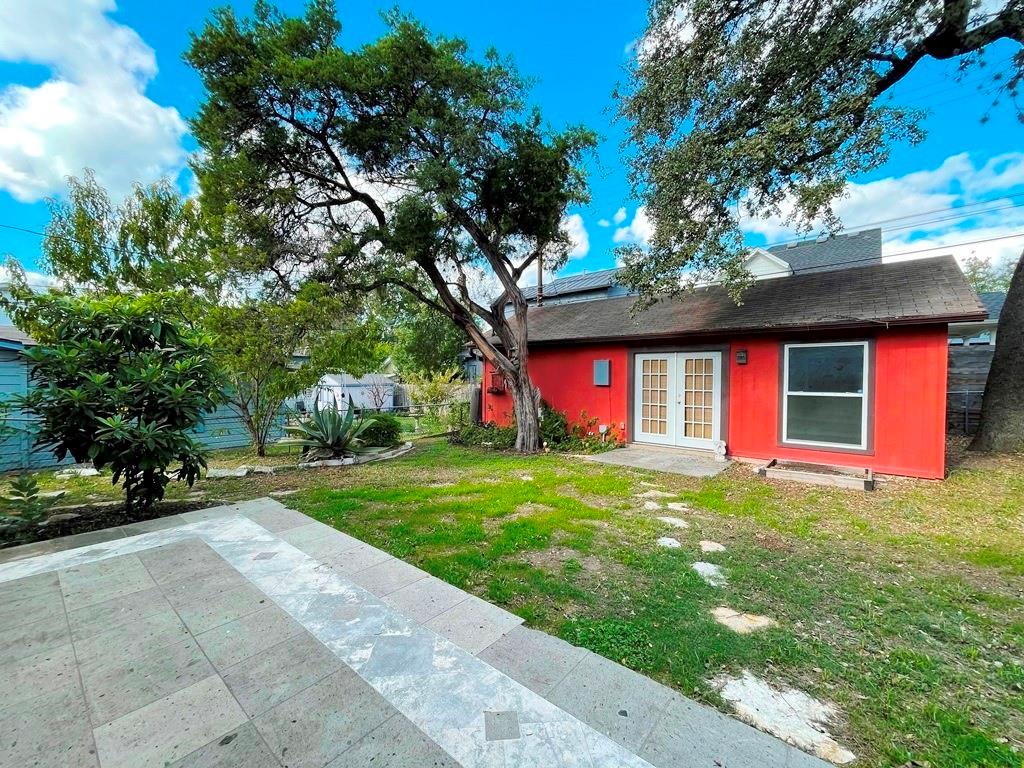 300 El Paso St Property Photo 32