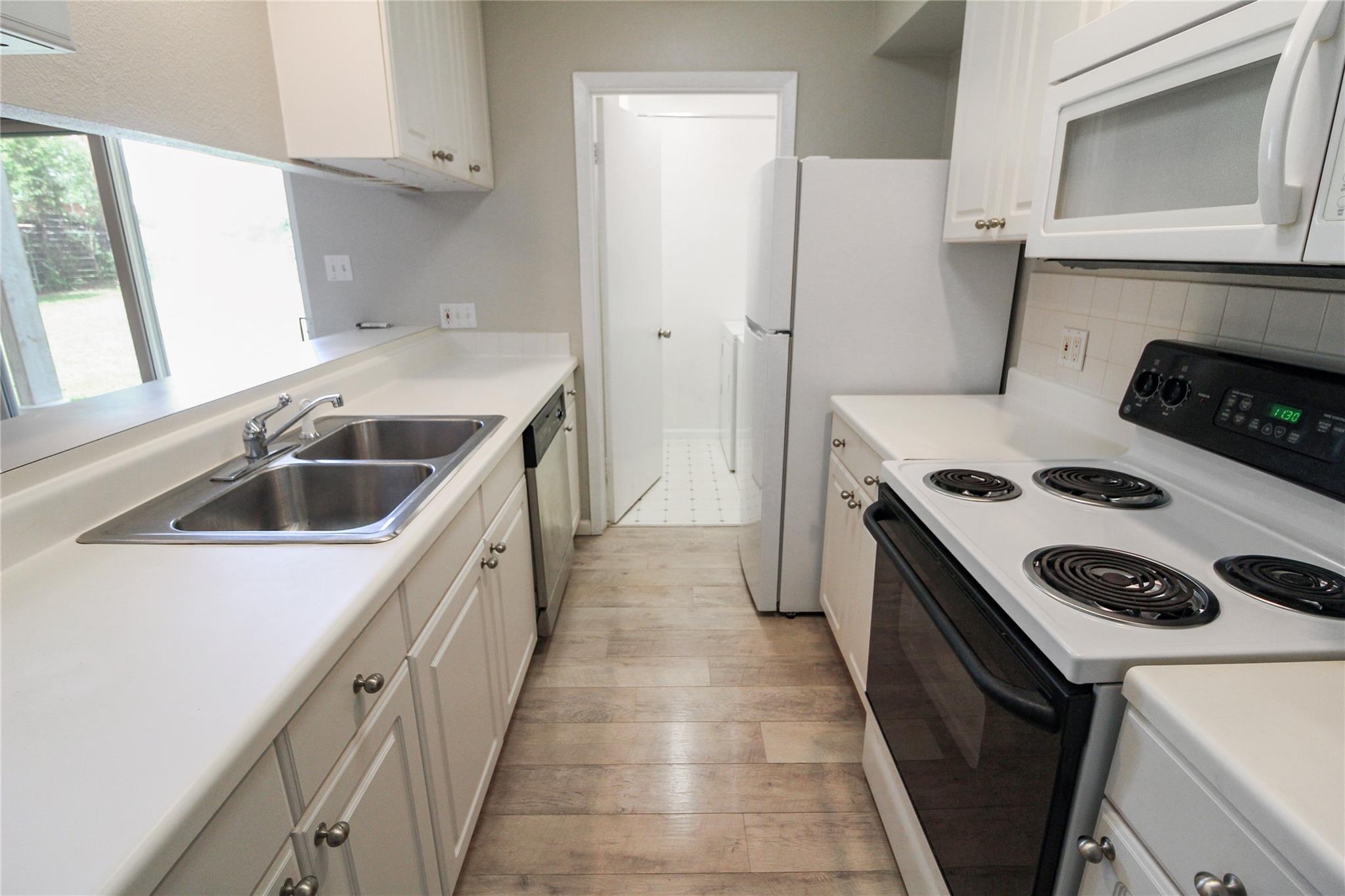 11705 Cherokee St #a Property Photo 5