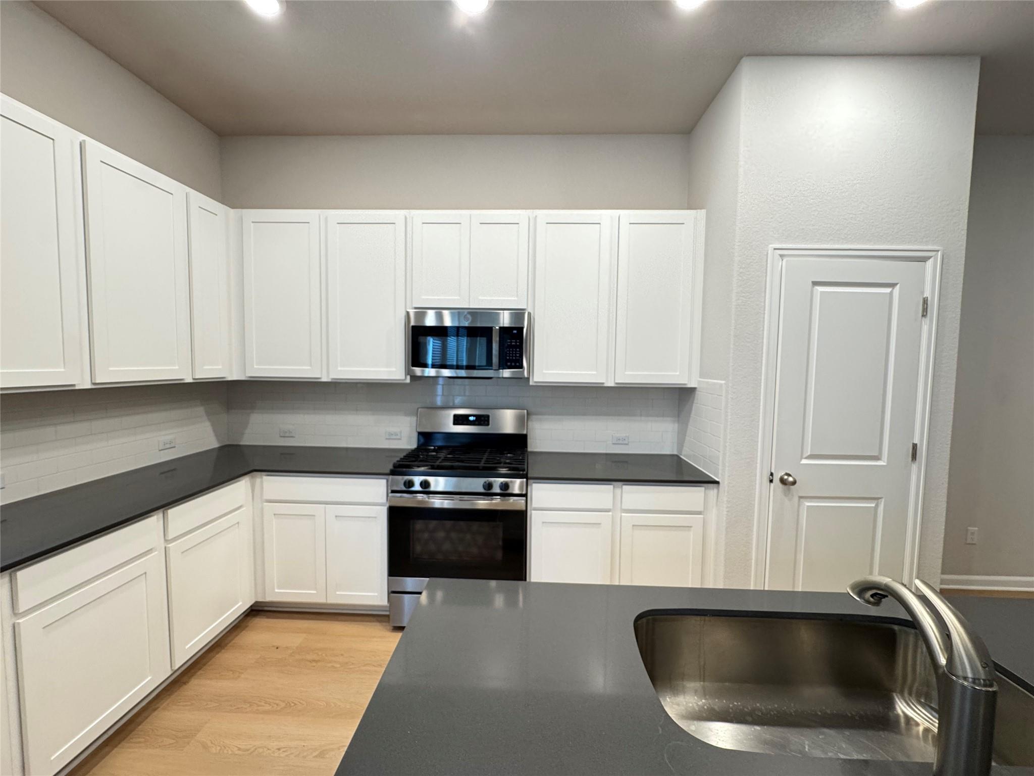 3000 Chisholm Trail Rd #3 Property Photo 4