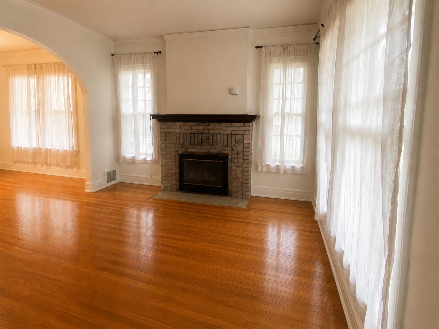 3200 Harris Park Ave Property Photo 6