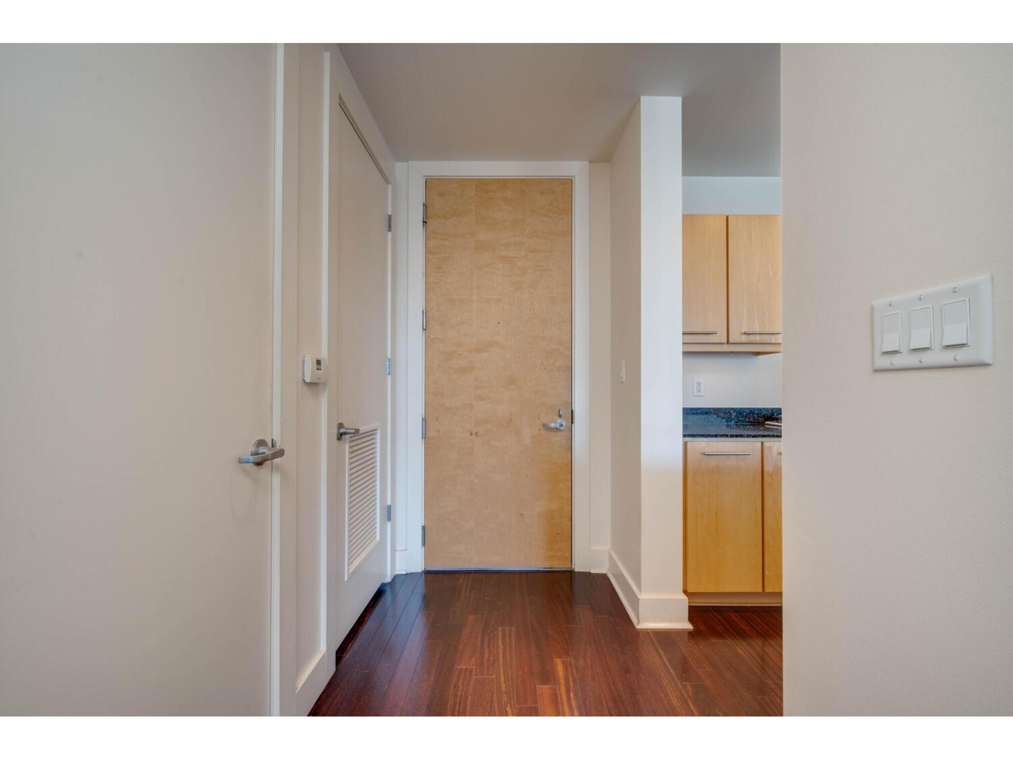210 Lee Barton Dr #411 Property Photo 2