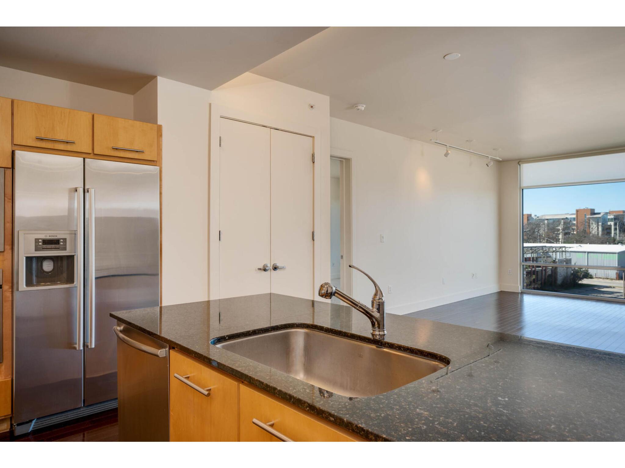 210 Lee Barton Dr #411 Property Photo 4
