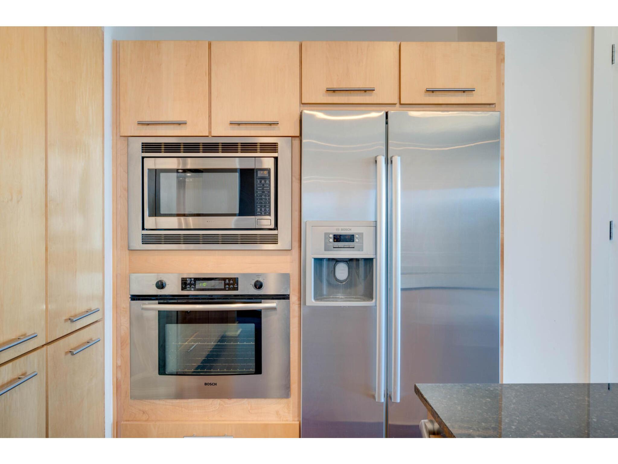 210 Lee Barton Dr #411 Property Photo 5