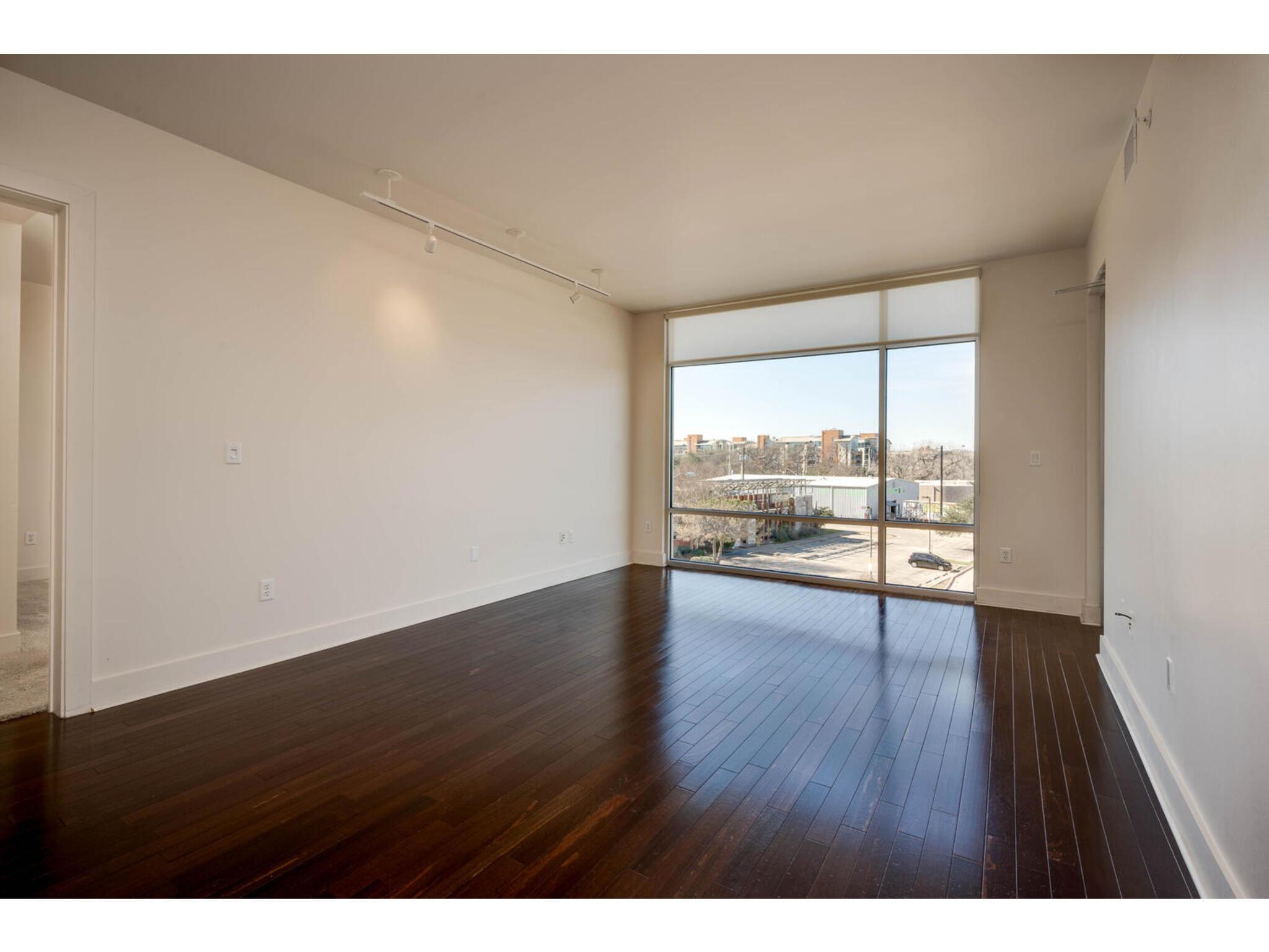 210 Lee Barton Dr #411 Property Photo 10