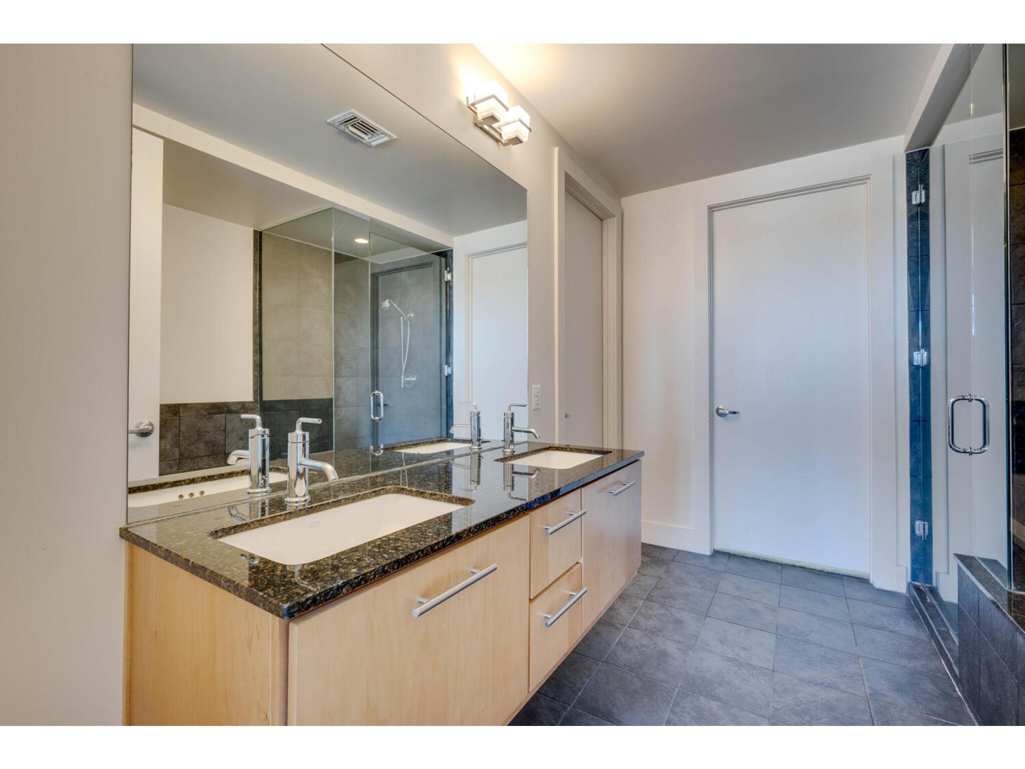 210 Lee Barton Dr #411 Property Photo 21