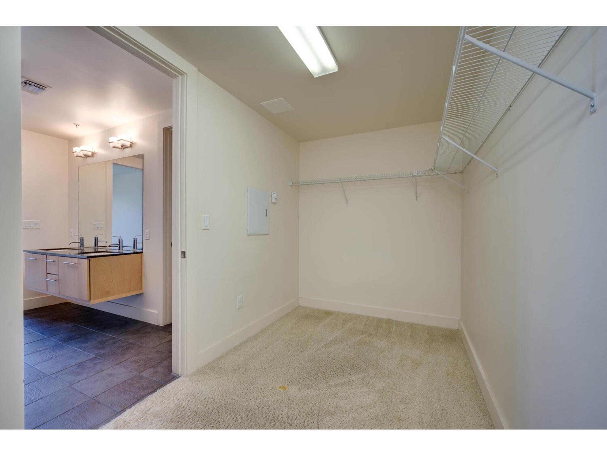 210 Lee Barton Dr #411 Property Photo 26