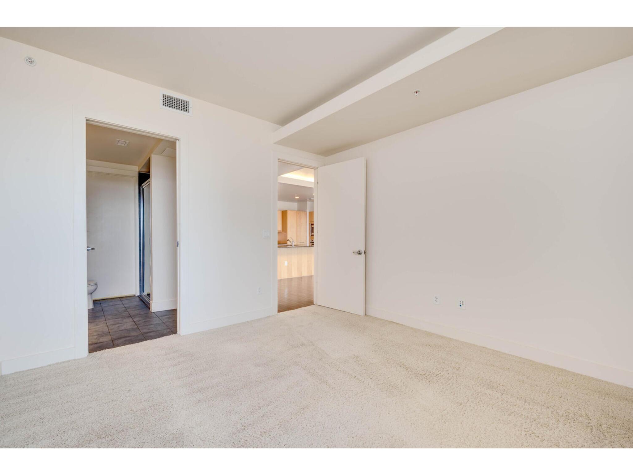 210 Lee Barton Dr #411 Property Photo 28
