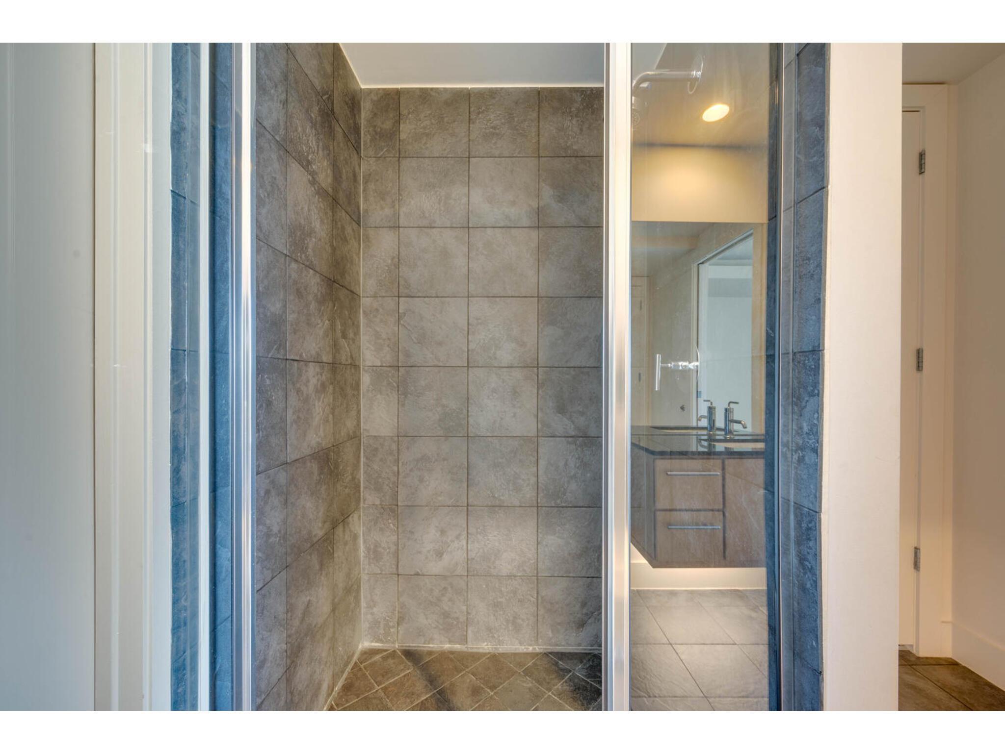 210 Lee Barton Dr #411 Property Photo 30
