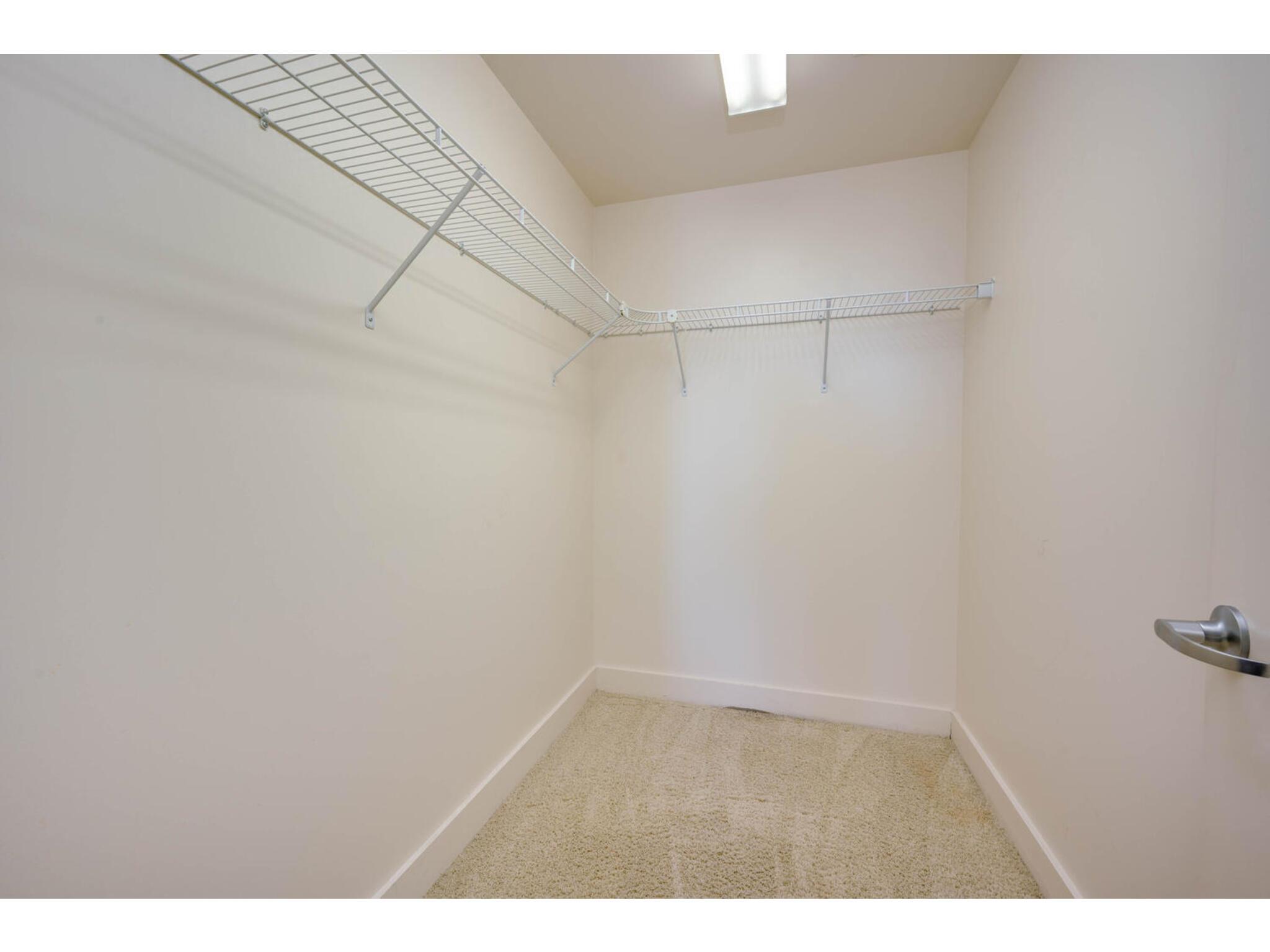 210 Lee Barton Dr #411 Property Photo 31
