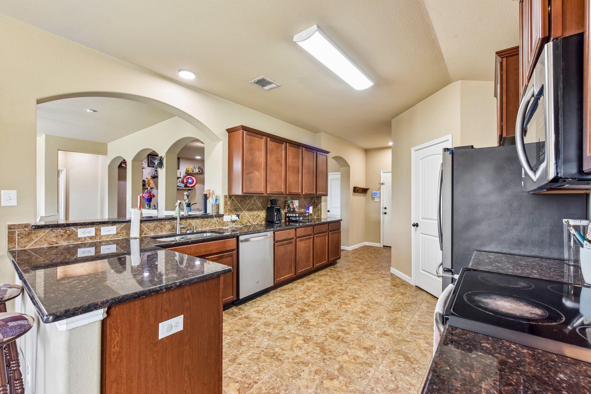 300 Hendelson Ln Property Photo 15