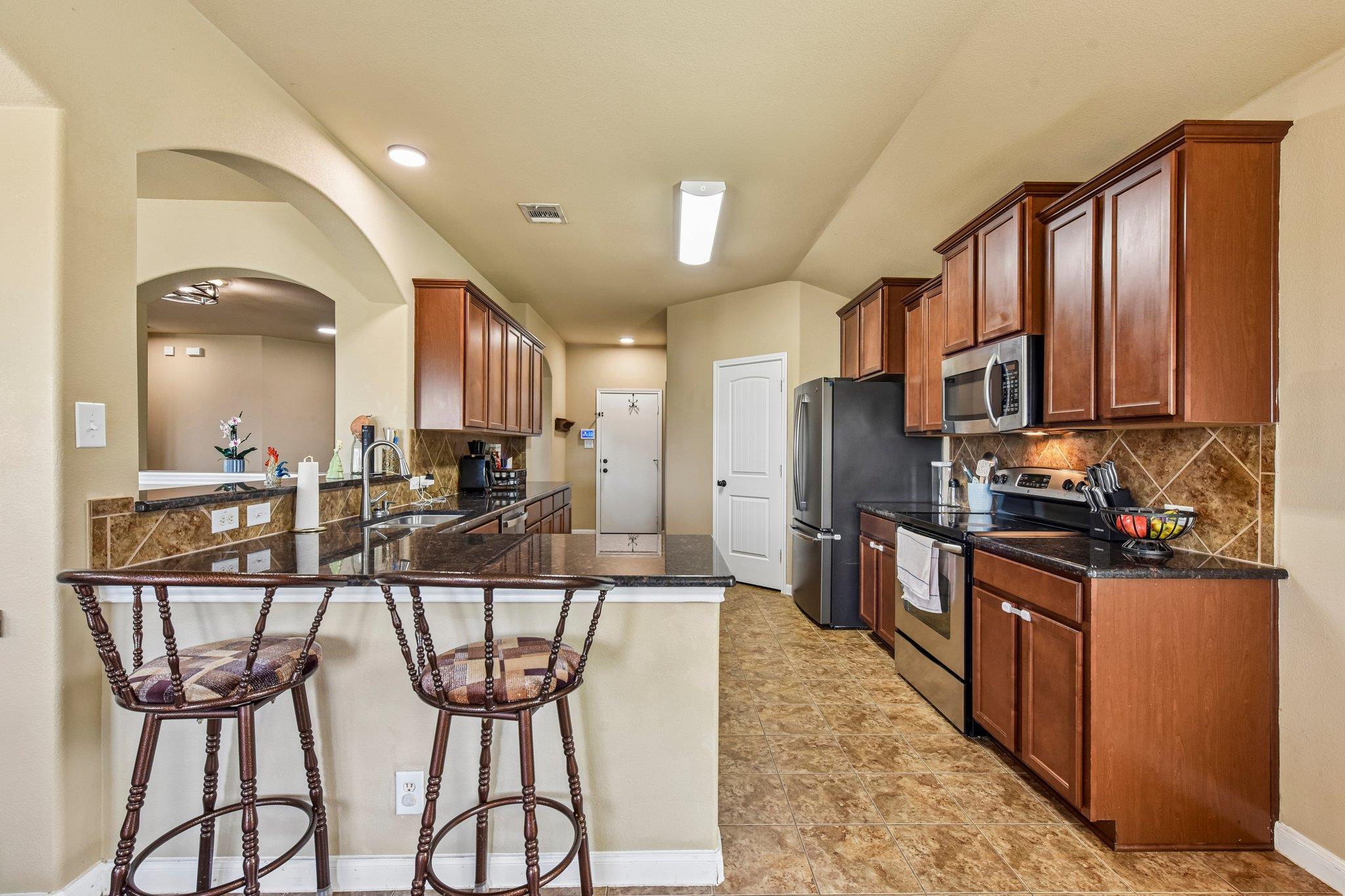 300 Hendelson Ln Property Photo 16