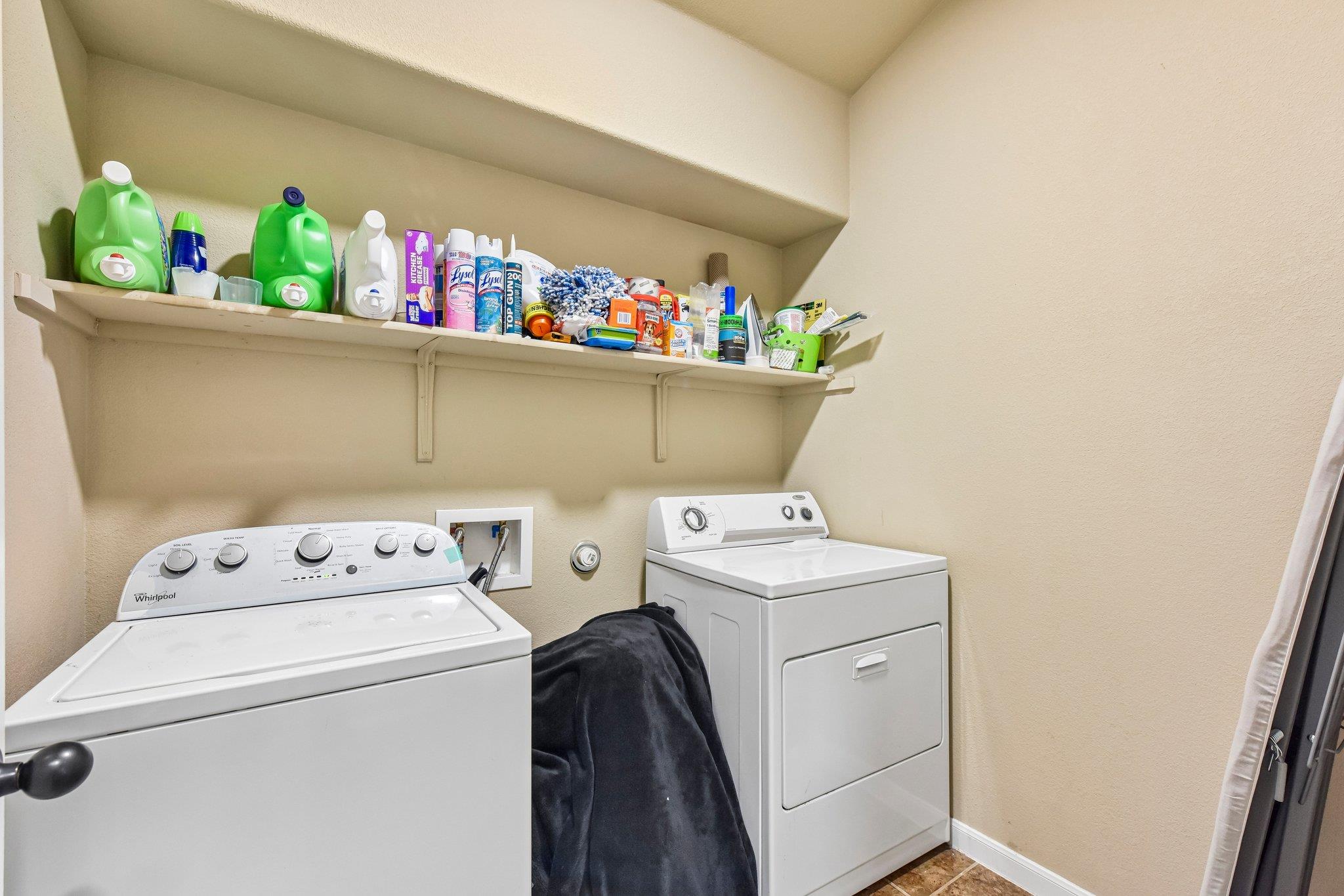 300 Hendelson Ln Property Photo 18