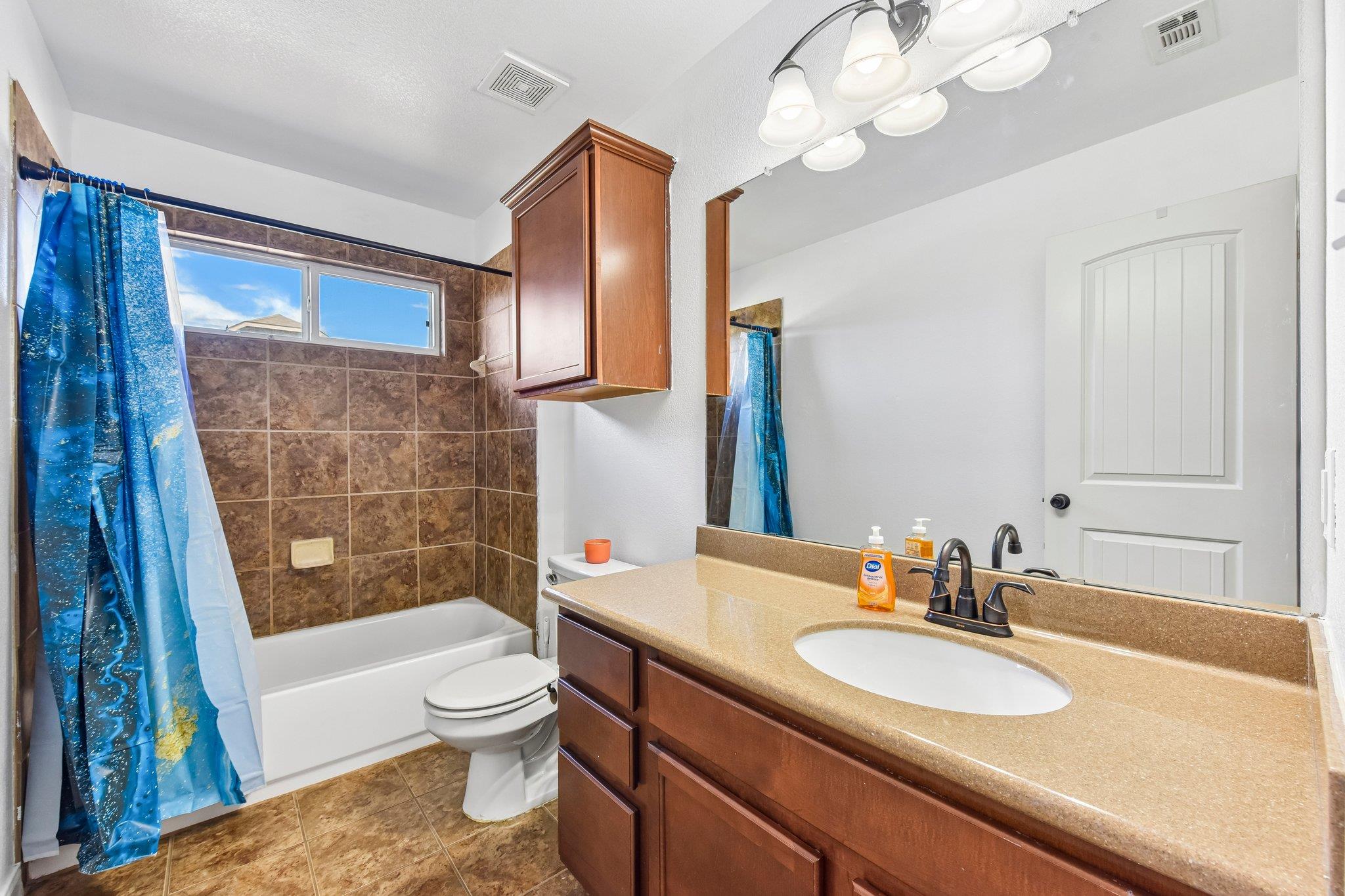 300 Hendelson Ln Property Photo 25
