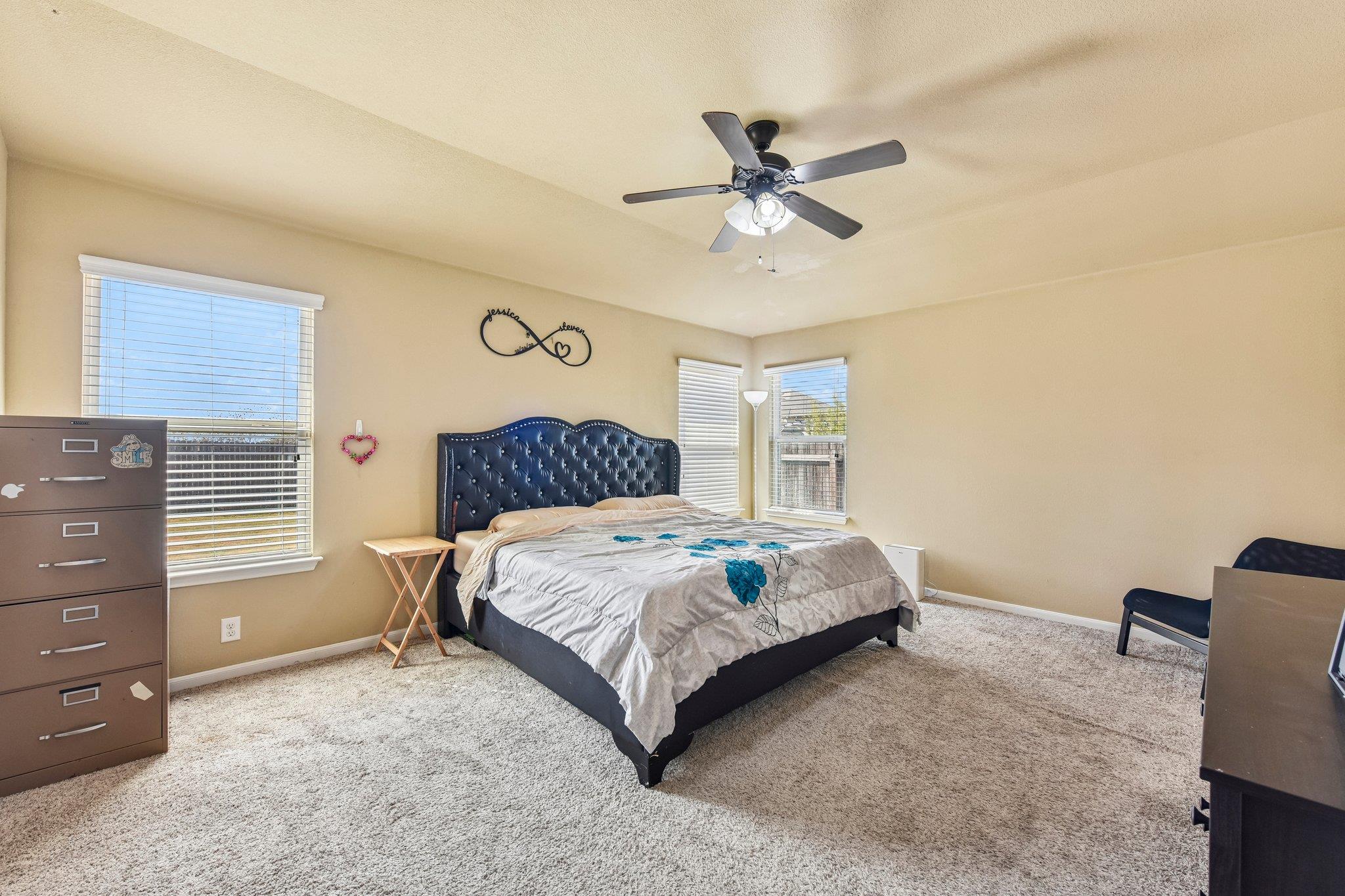 300 Hendelson Ln Property Photo 27