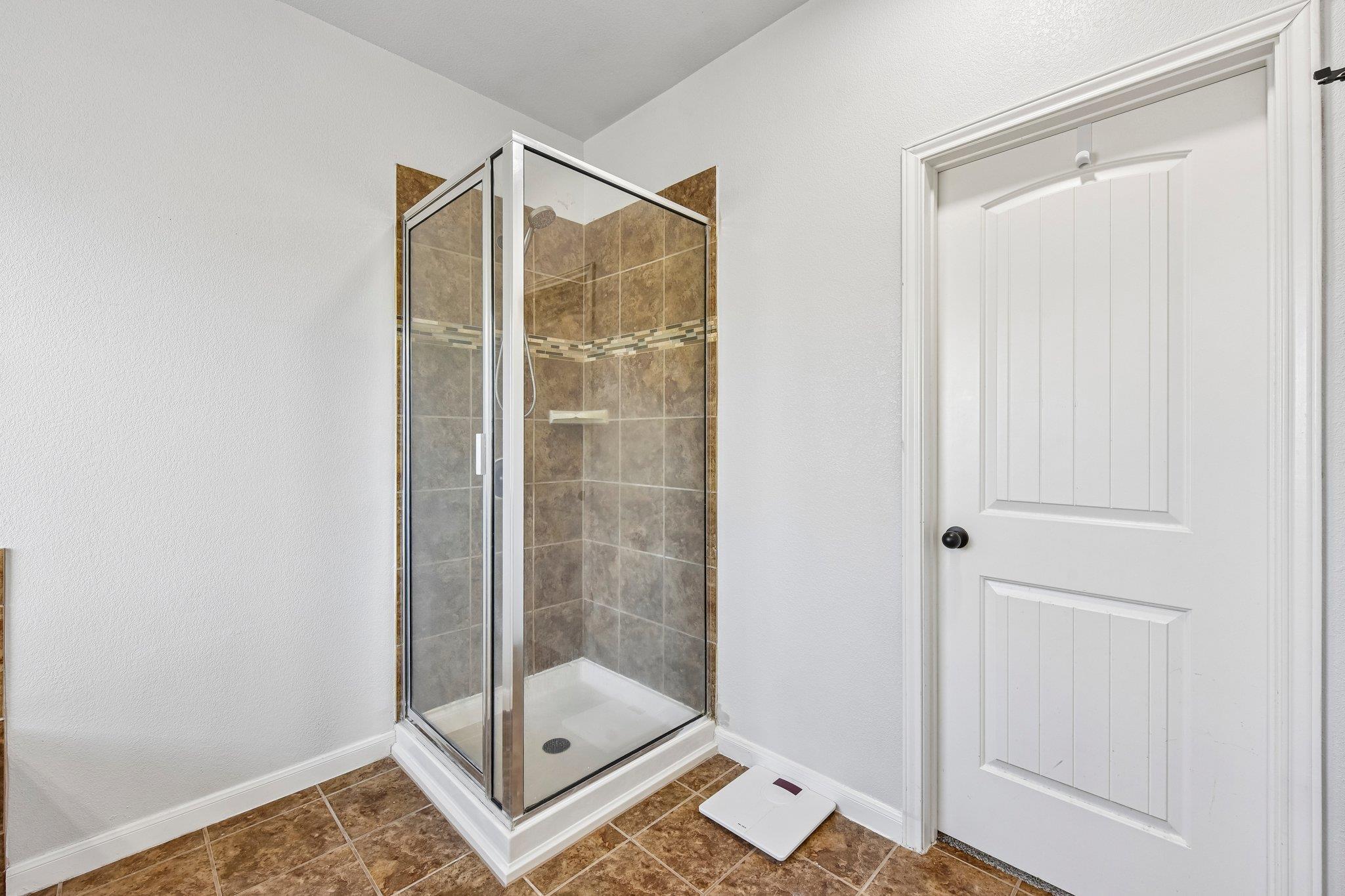 300 Hendelson Ln Property Photo 32