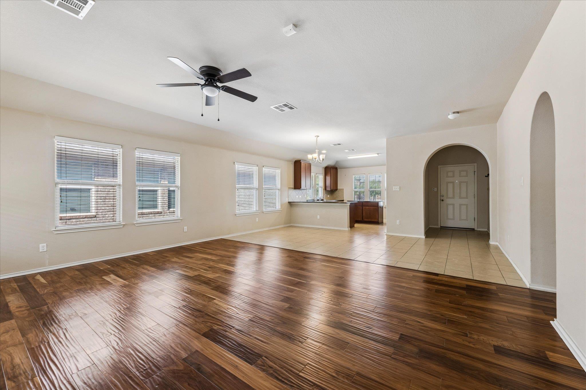 520 S Brook Dr Property Photo 3