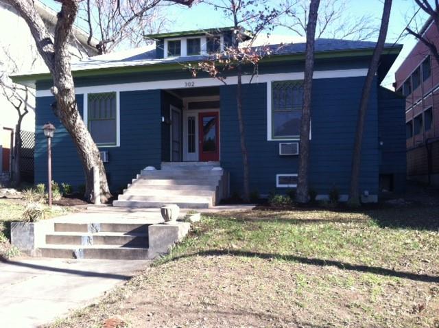 302 E 30th St #b Property Photo 1