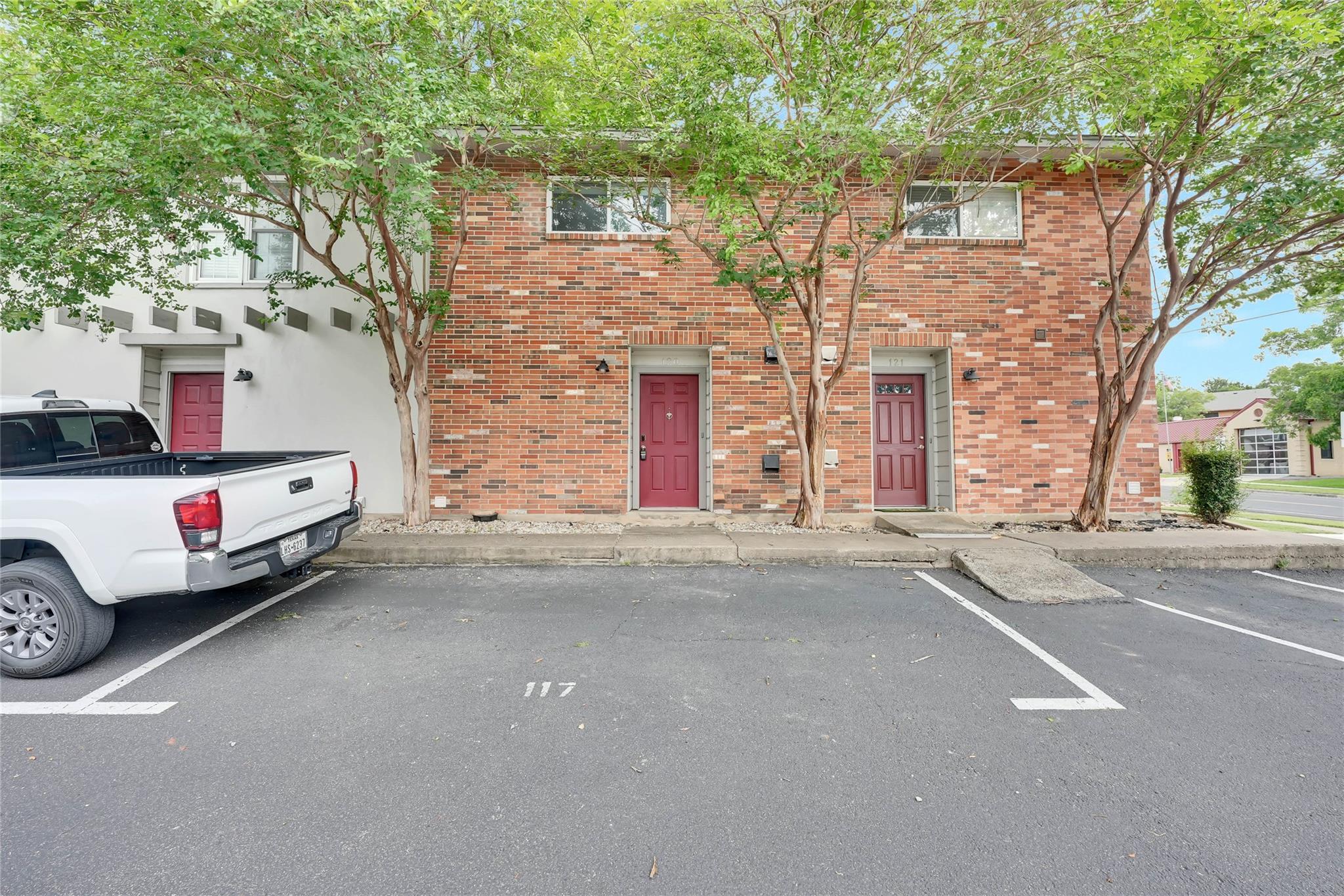 2122 Hancock Dr #120 Property Photo 1