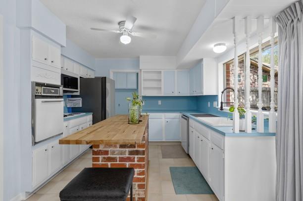 12402 Blue Water Cir Property Photo 11